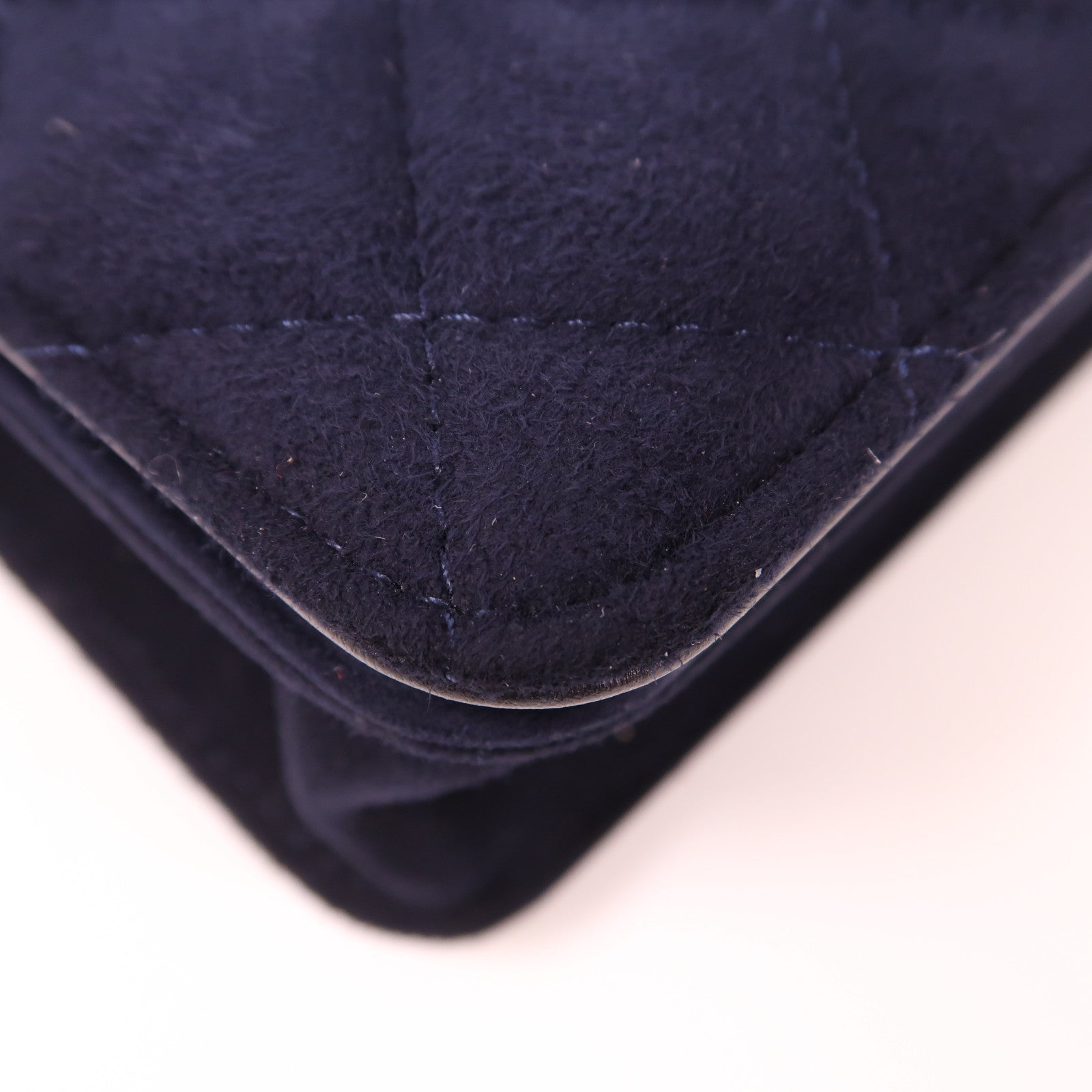 CHANEL 麂皮皮革WOC Wallet On Chain銀扣鏈帶肩背袋
