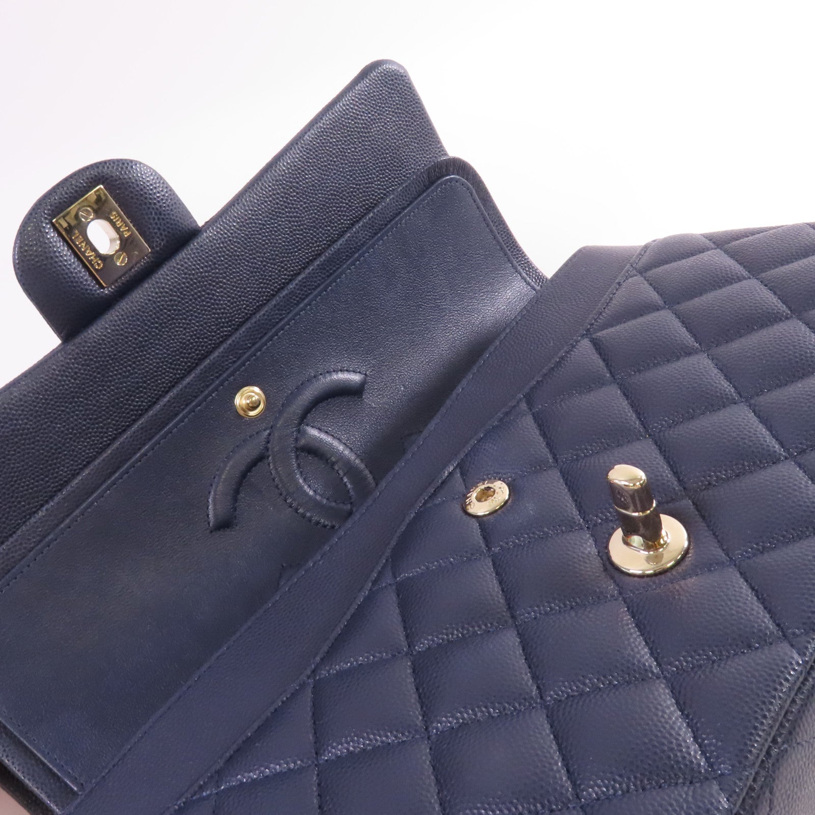 CHANEL 菱格Caviar皮革 Classic Flap 25 Chain Shoulder Bag金扣鏈帶肩背袋寶藍色