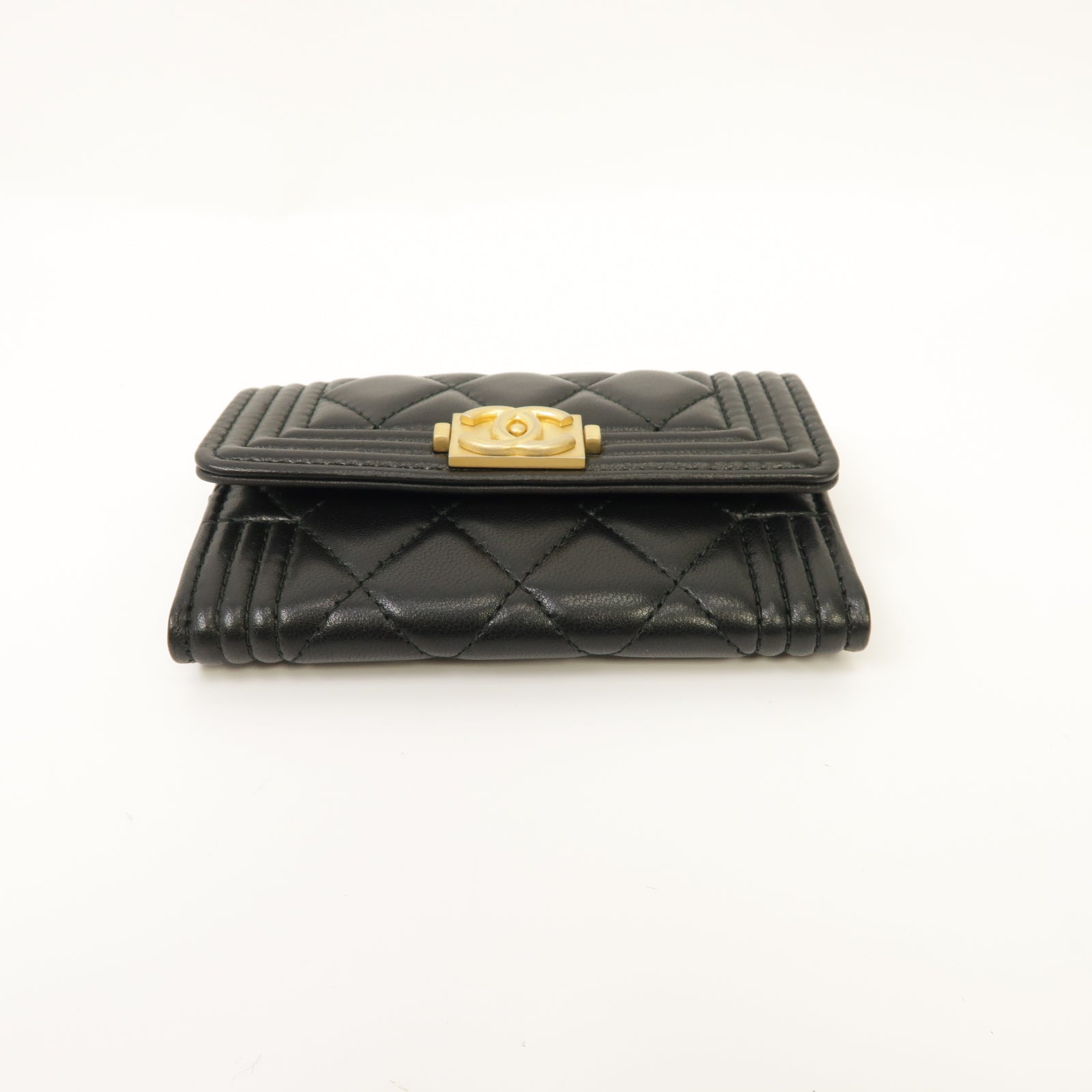 CHANEL 菱格羊皮皮革Boy Card Case金扣卡片套黑色