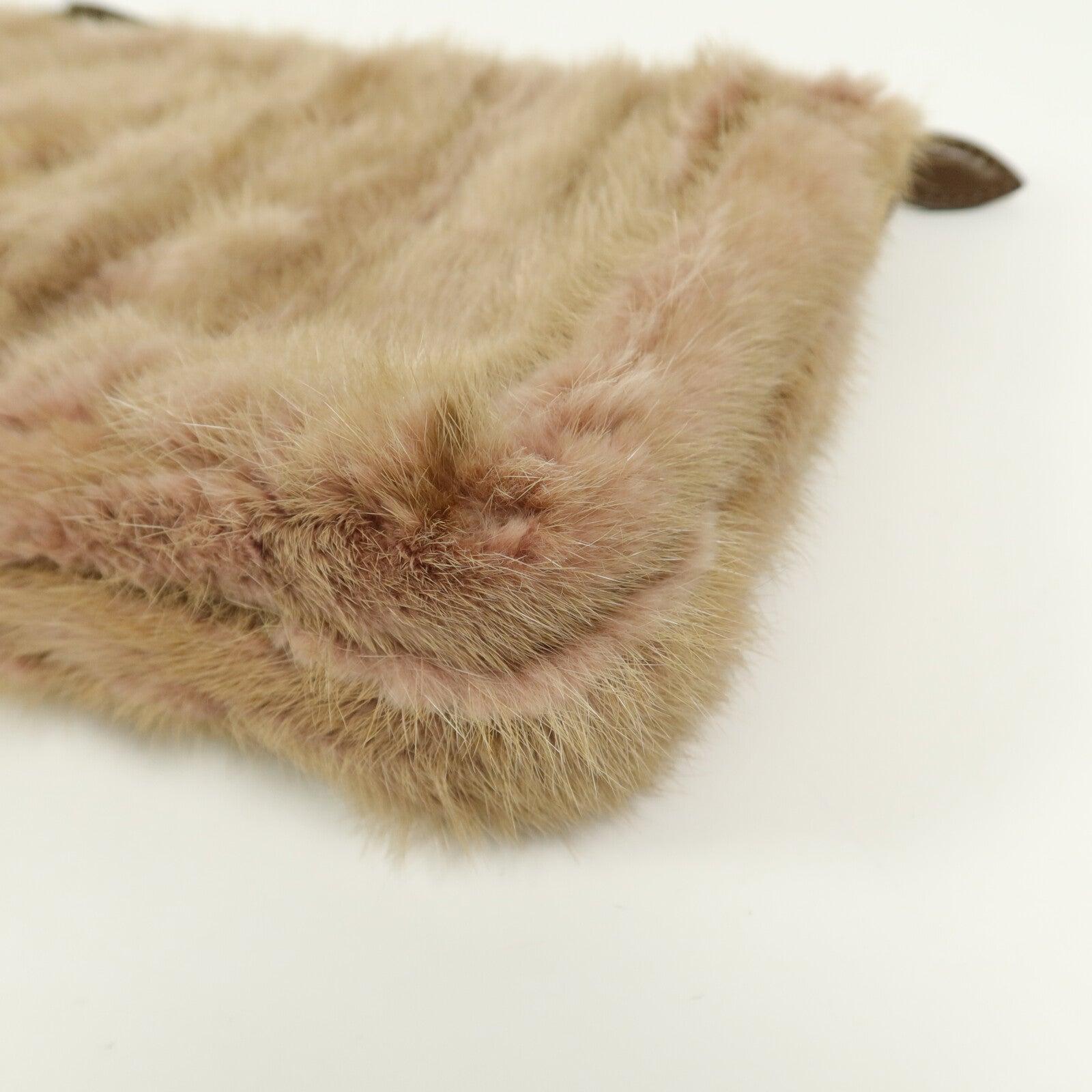LOUIS VUITTON 水貂皮草Caresse Lockit Boudoir MM Real Mink Fur鏈帶肩背袋