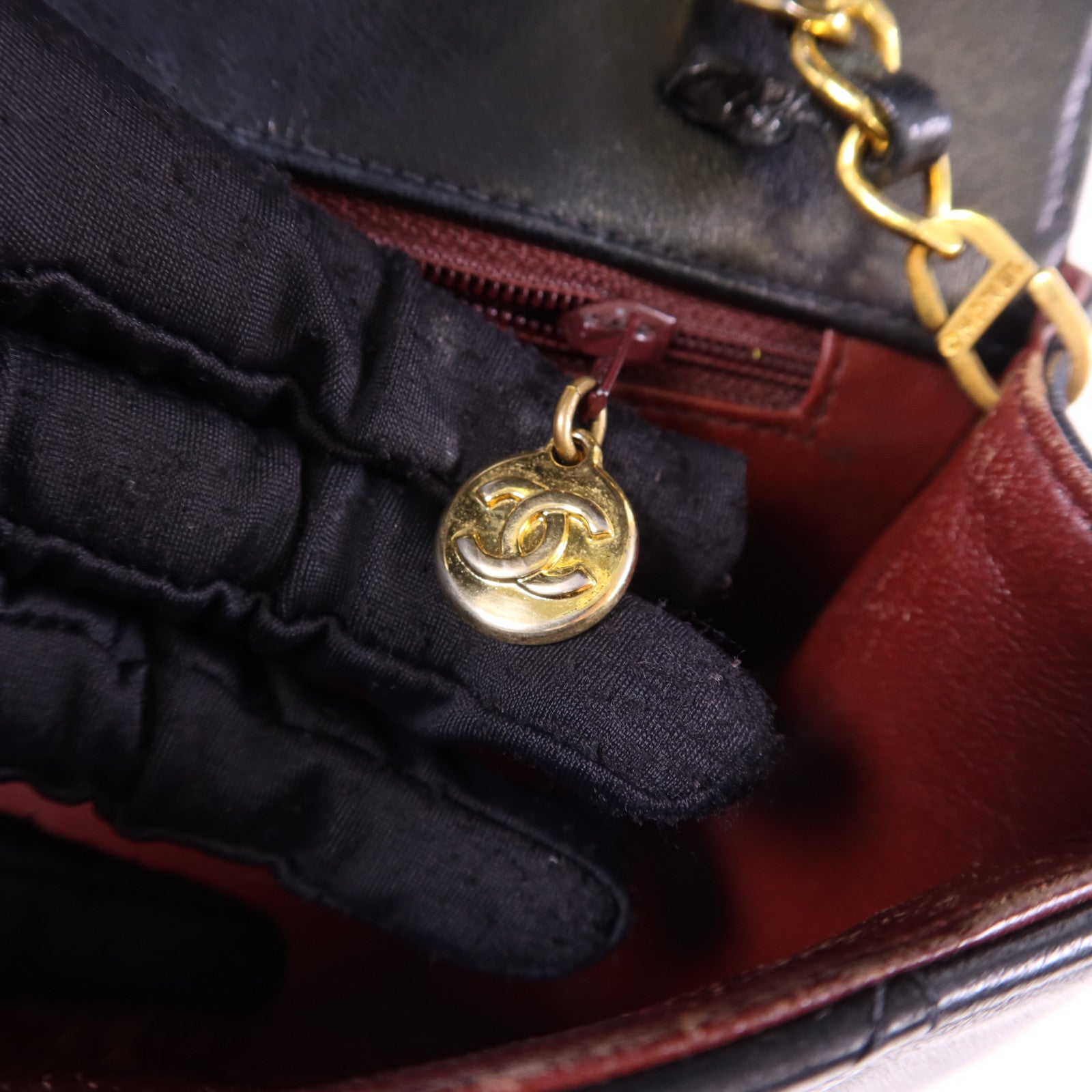 CHANEL 羊皮皮革Diana金扣鏈帶肩背袋