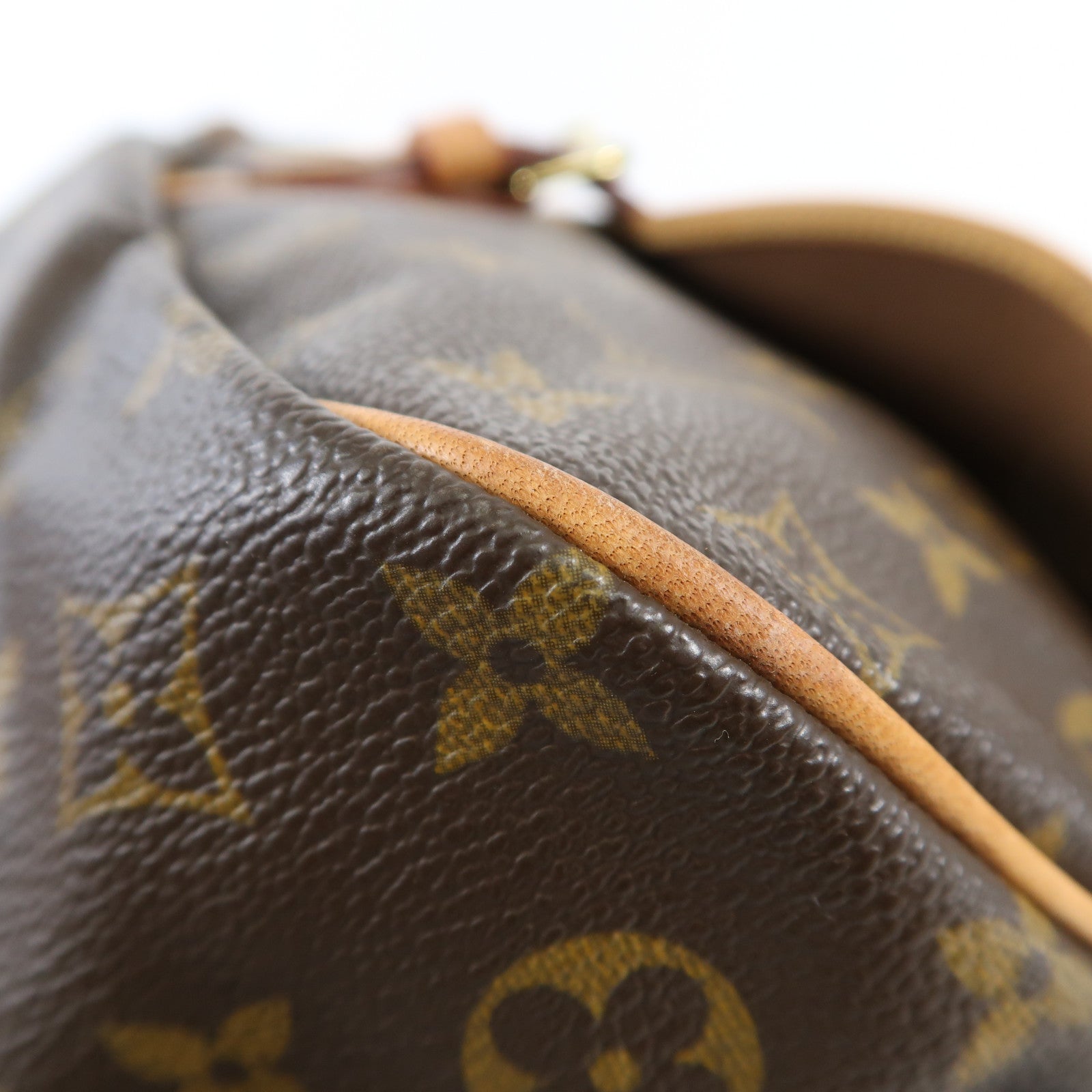 LOUIS VUITTON Monogram Saumur 35金扣肩背袋