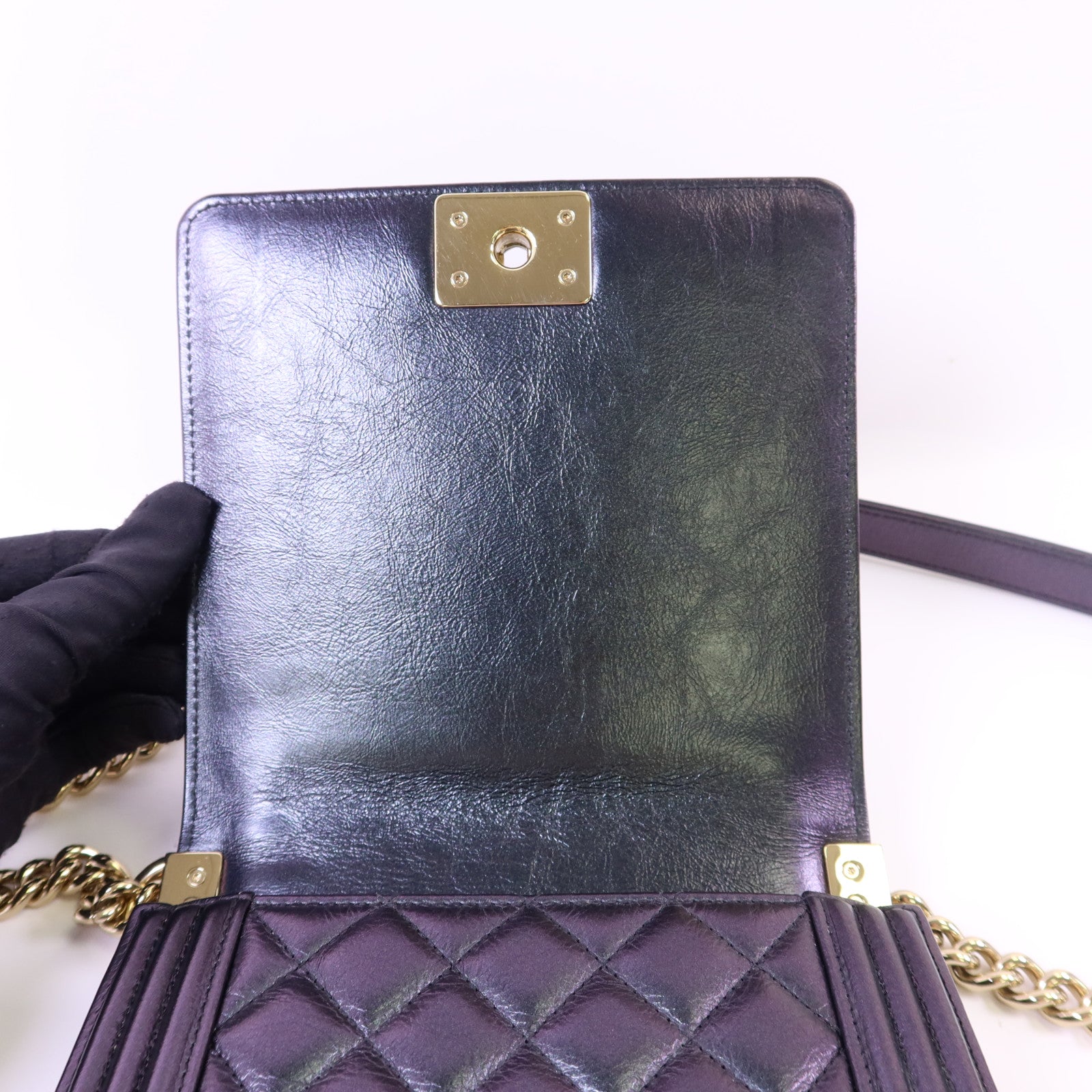 CHANEL 牛皮皮革Boy Chanel North South金扣鏈帶肩背袋