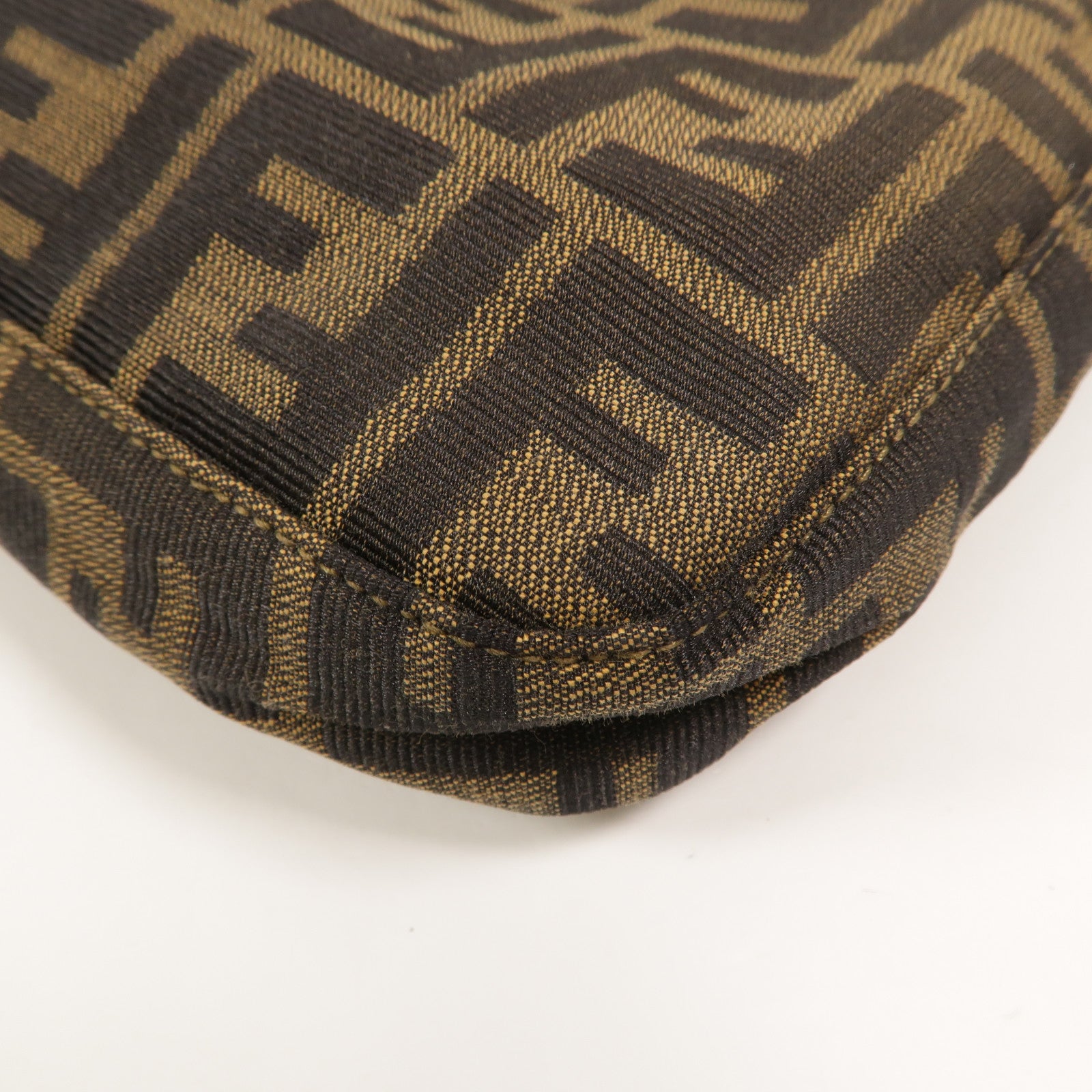 FENDI 帆布Zucca Hobo肩背袋