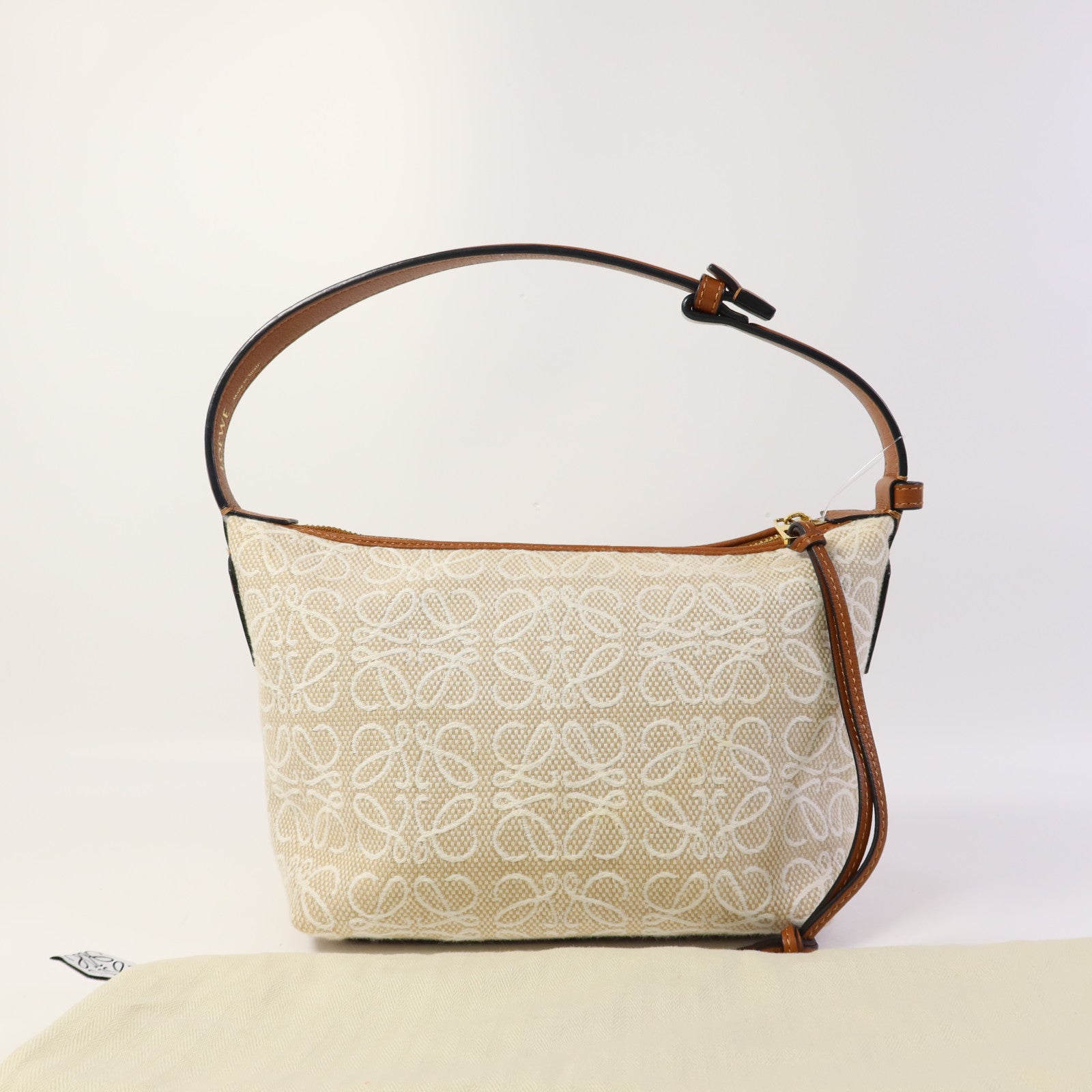 LOEWE 帆布Small Cubi Bag金扣手挽袋