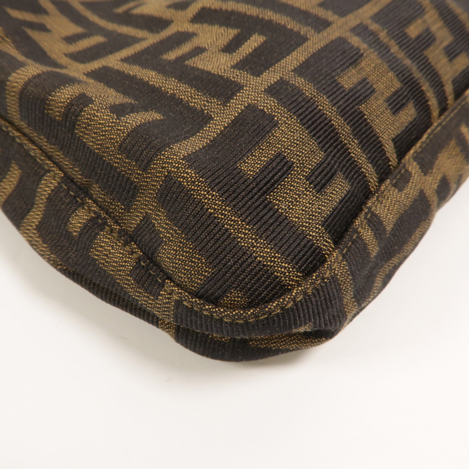 FENDI 帆布Zucca Hobo肩背袋
