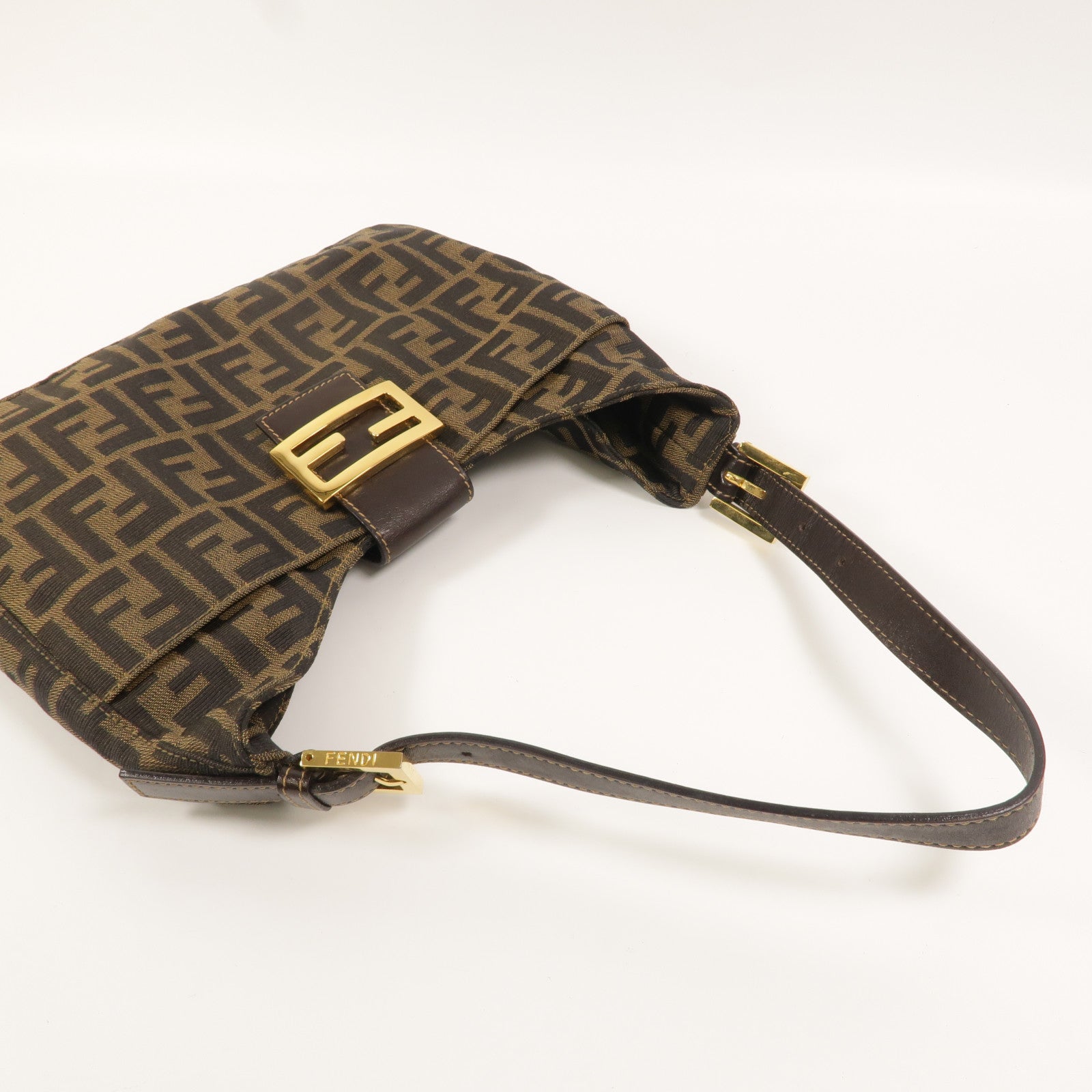 FENDI 帆布Zucca Hobo肩背袋