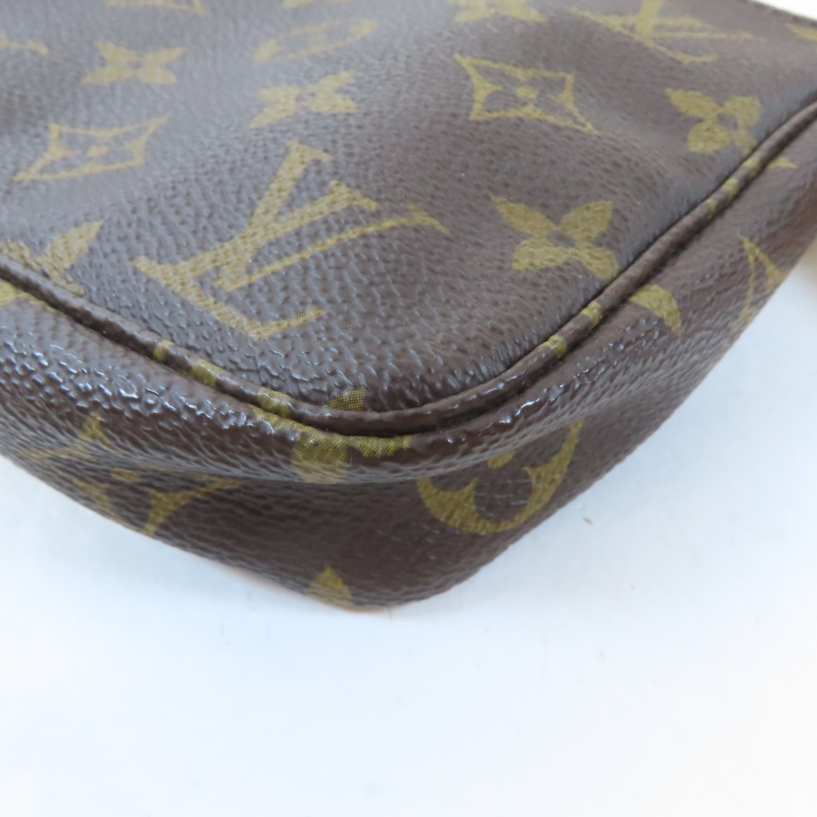 LOUIS VUITTON Monogram Pochette Accessoires Pouch金扣手拿包啡色