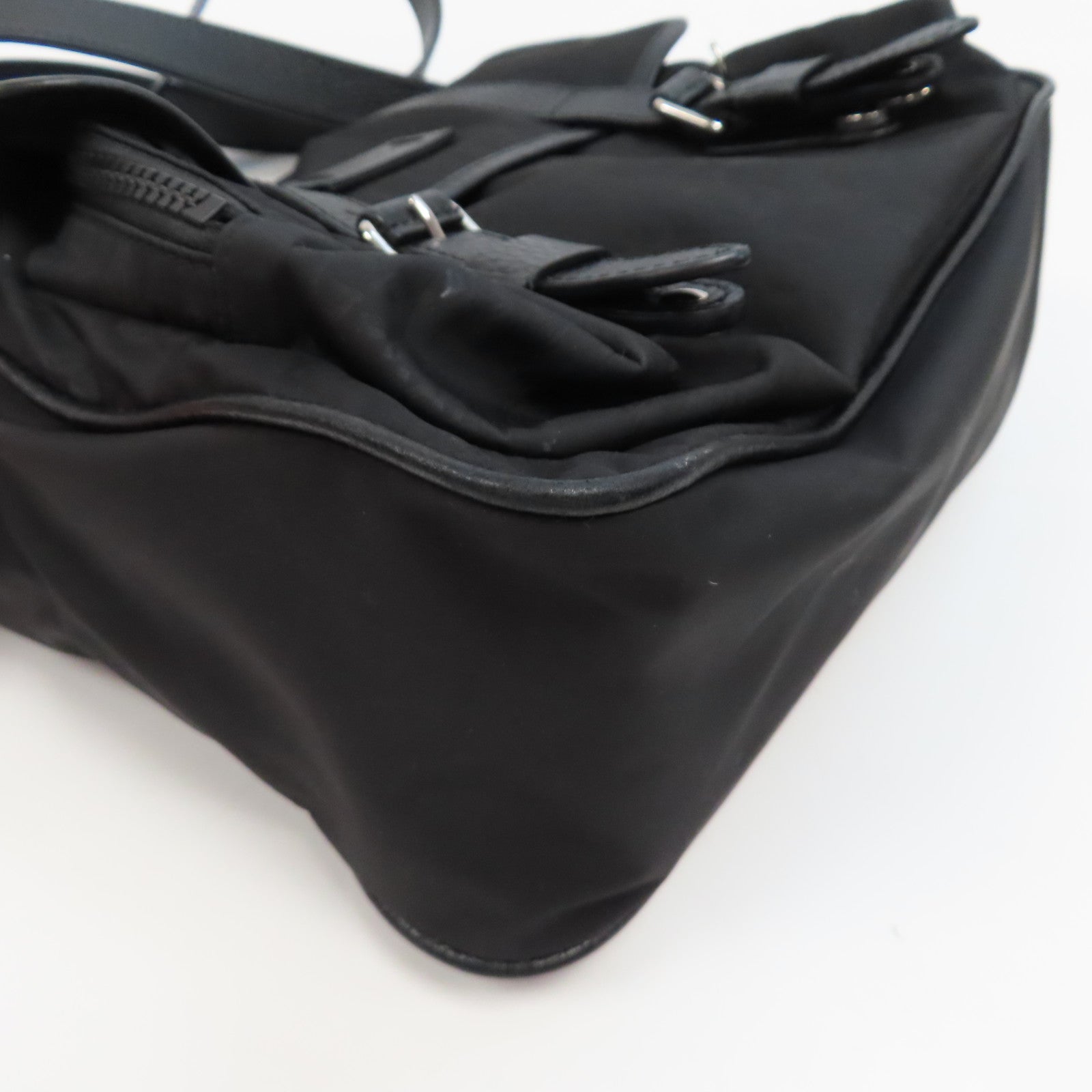 GUCCI 尼龍Shoulder Bag銀扣肩背袋黑色
