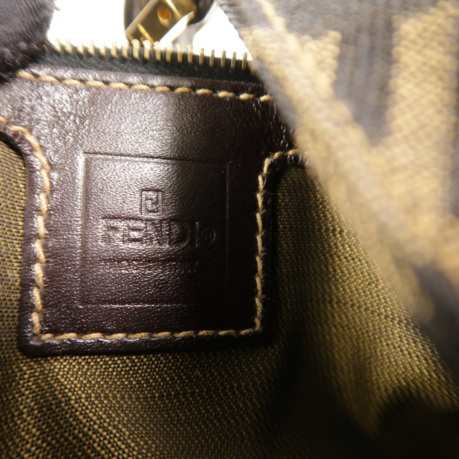 FENDI 帆布Zucca Hobo肩背袋