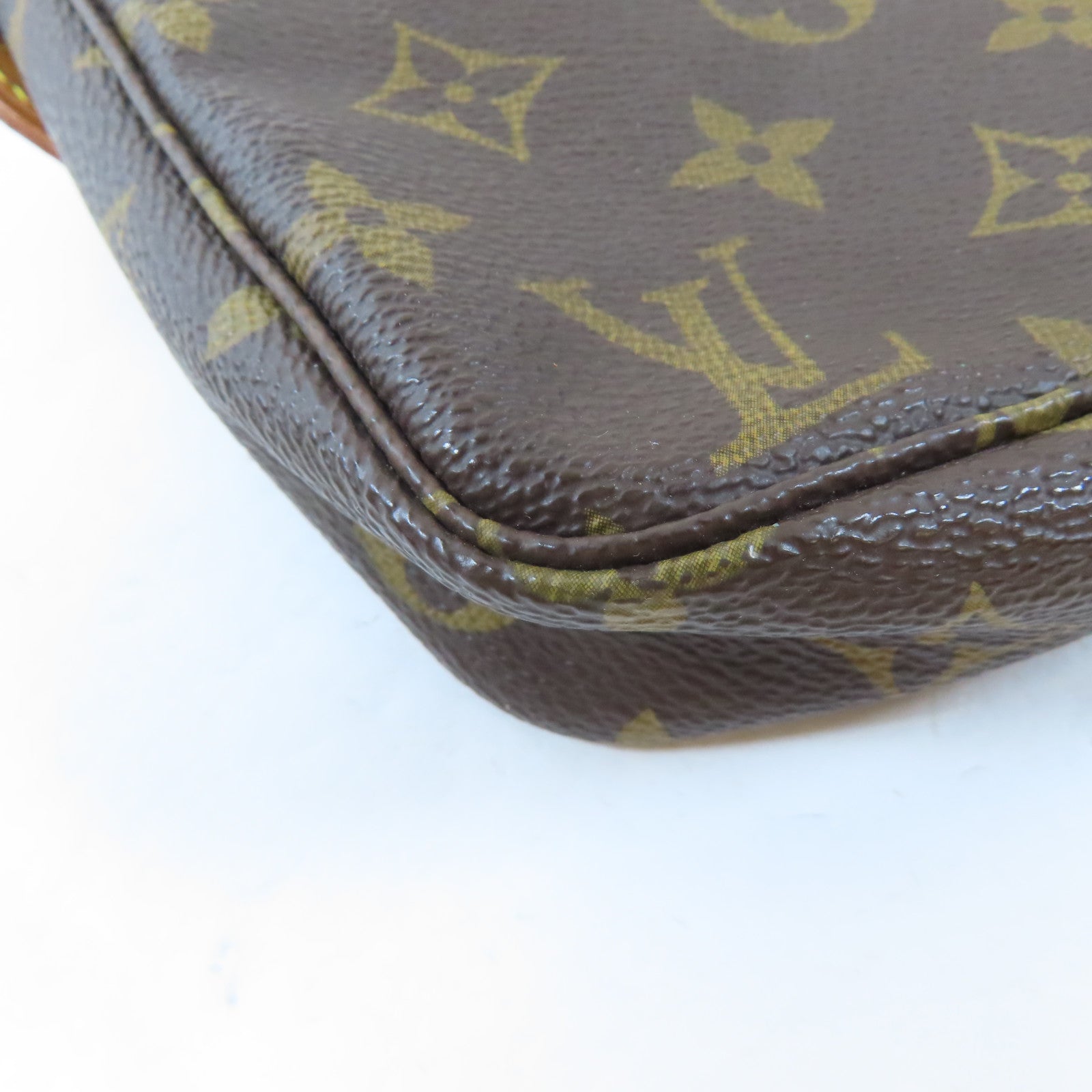 LOUIS VUITTON Monogram Pochette Accessoires Pouch金扣手拿包啡色