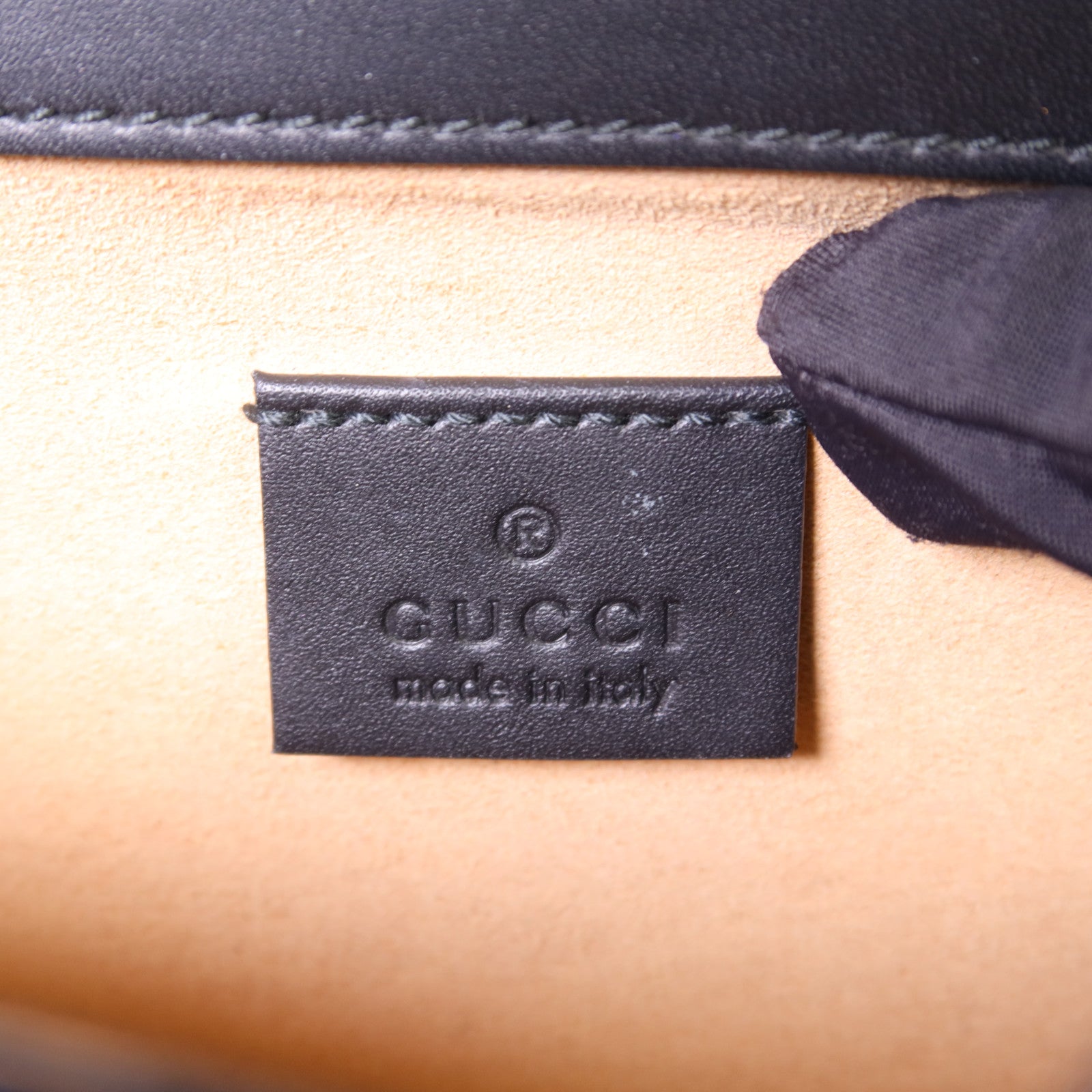 GUCCI 天鵝絨Dionysus Shoulder Bag銀扣鏈帶肩背袋