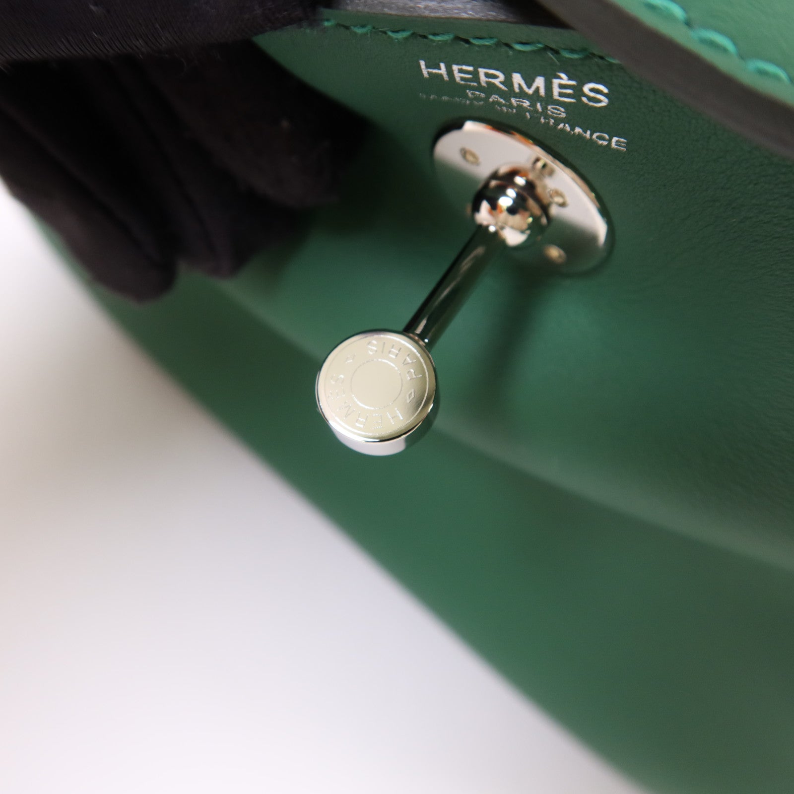 HERMES Swift皮革Mini Lindy銀扣手挽肩背兩用袋Vert Moyen