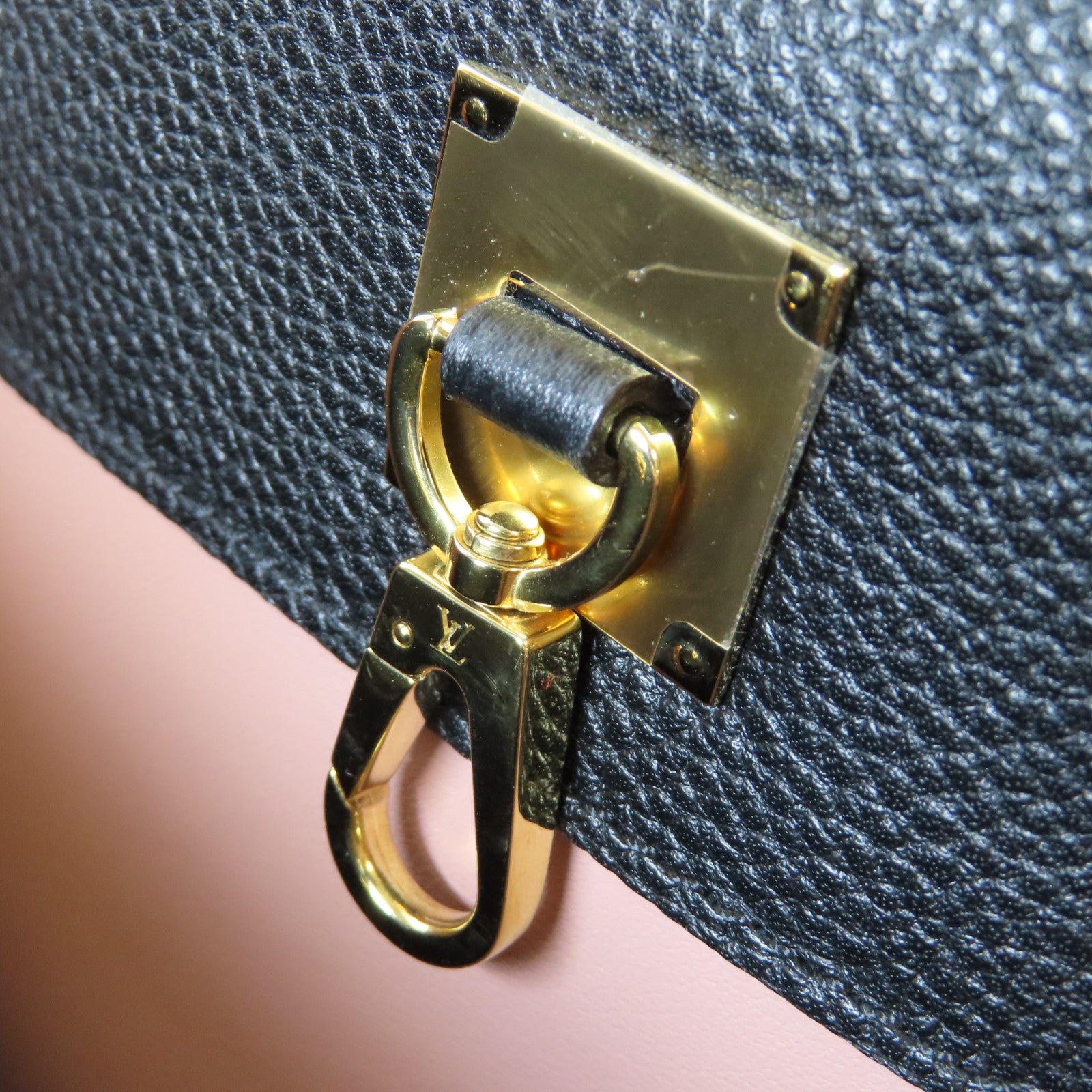 LOUIS VUITTON **【激減優惠】Taurillon City Steamer MM金扣手挽肩背兩用袋粉紅色/黑色
