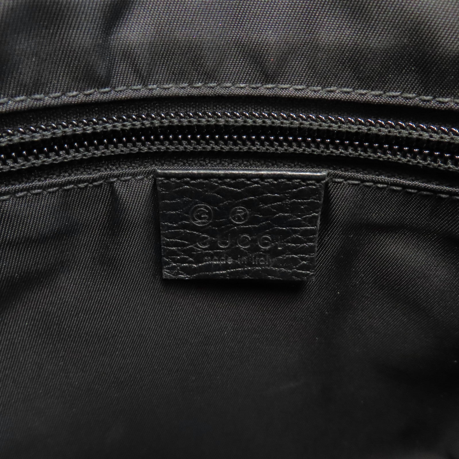 GUCCI 尼龍Shoulder Bag銀扣肩背袋黑色