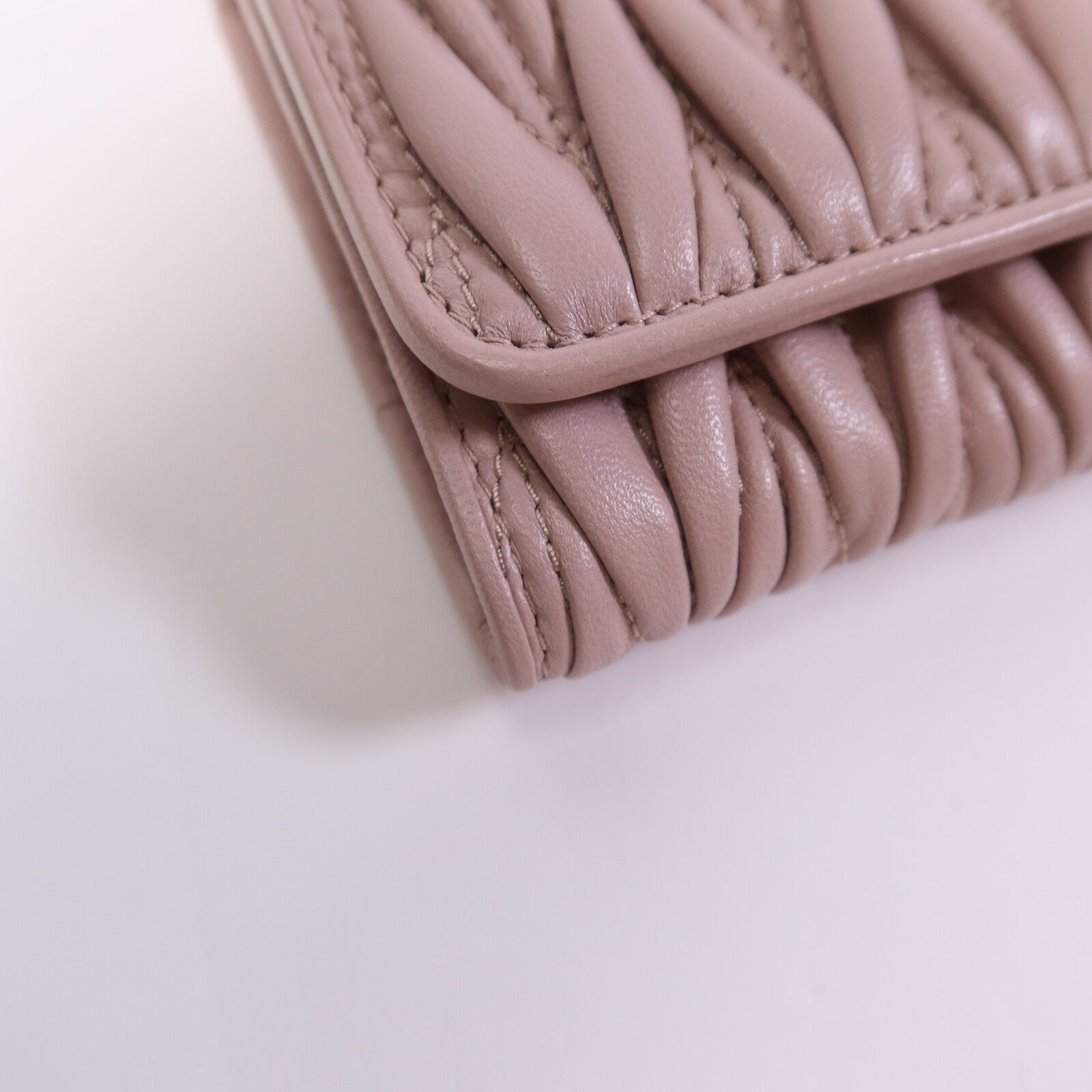 Miu Miu 羊皮皮革Wallet金扣長錢包