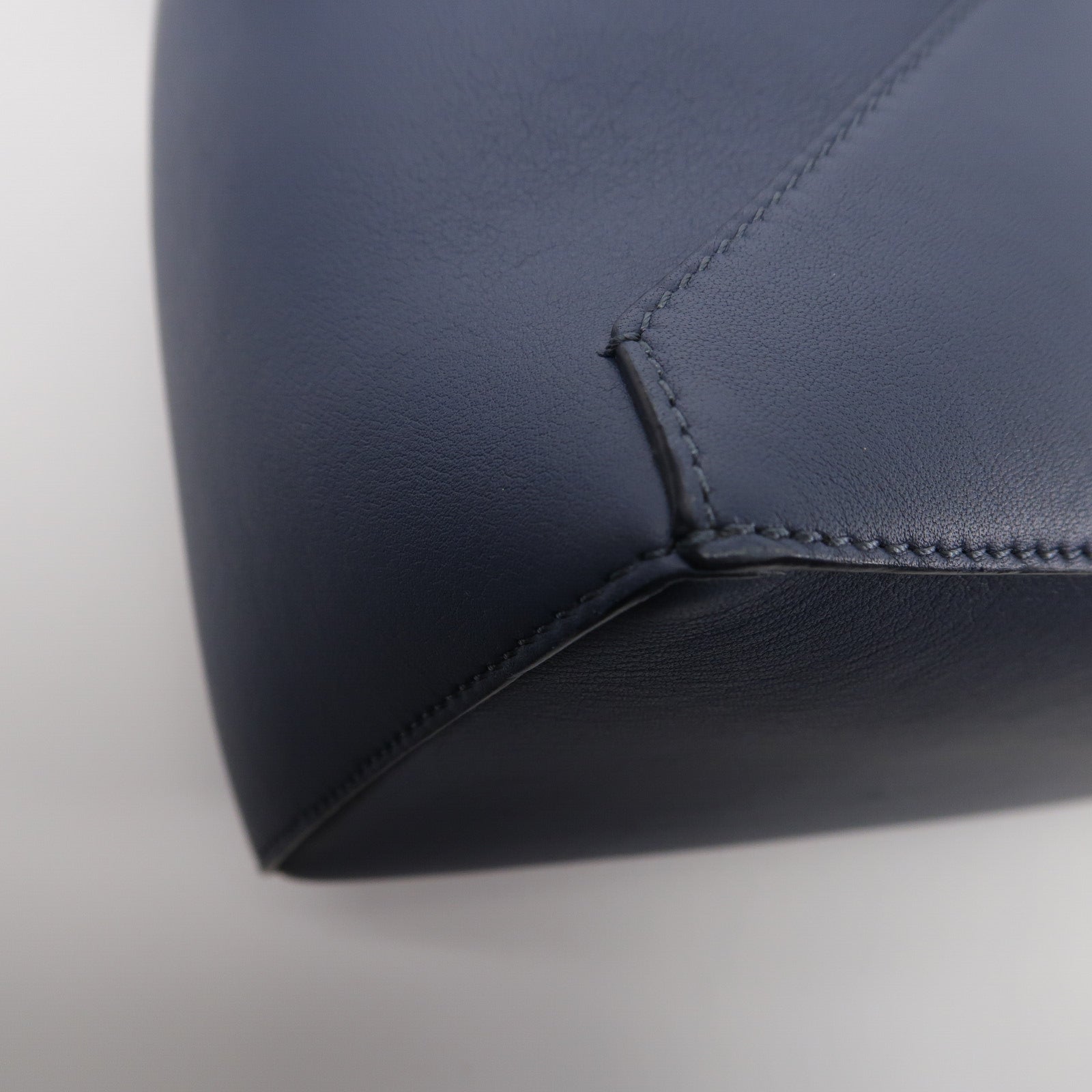 LOEWE 牛皮皮革Large Puzzle Edge Bag手挽肩背兩用袋