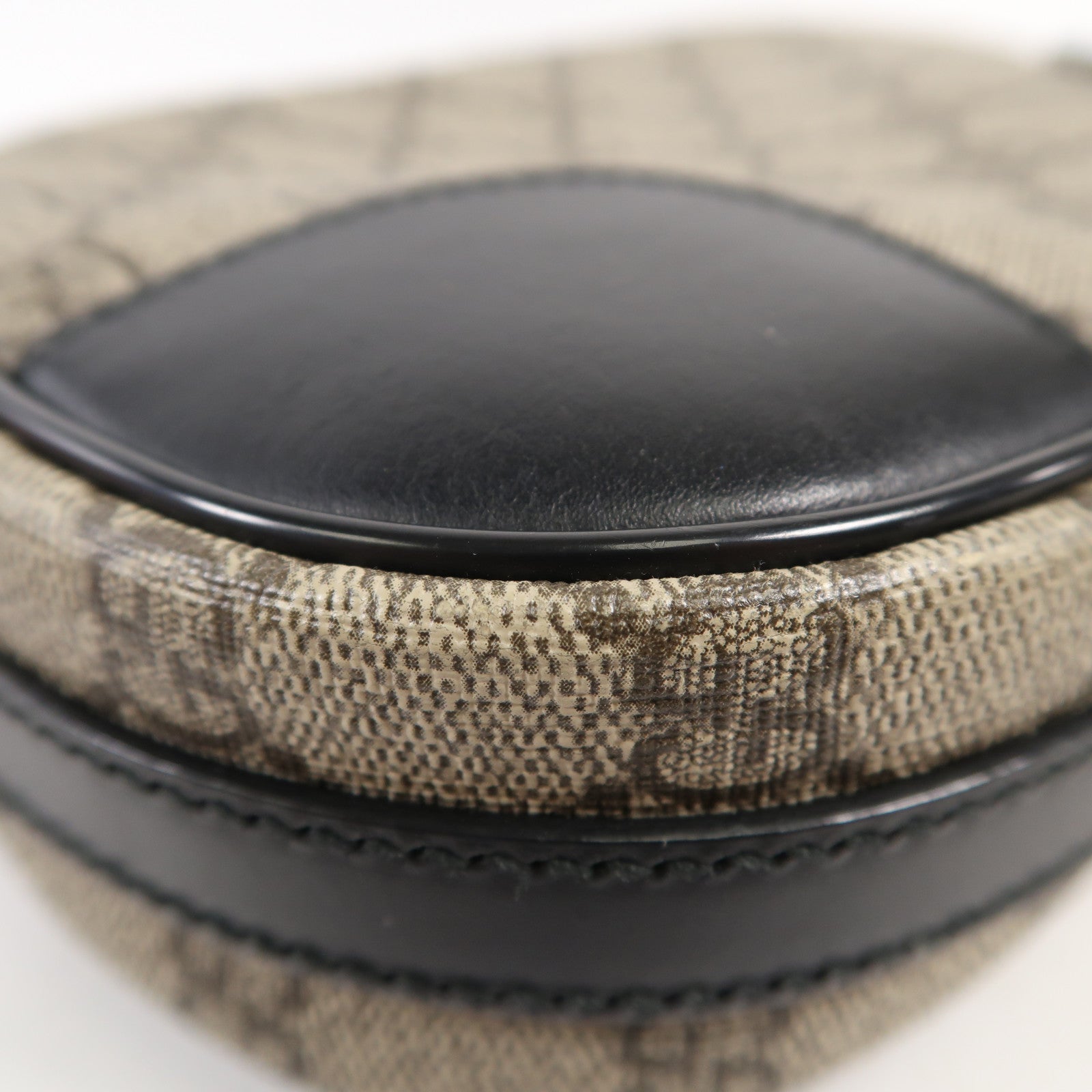 GUCCI 帆布Messenger Bag銀扣肩背袋