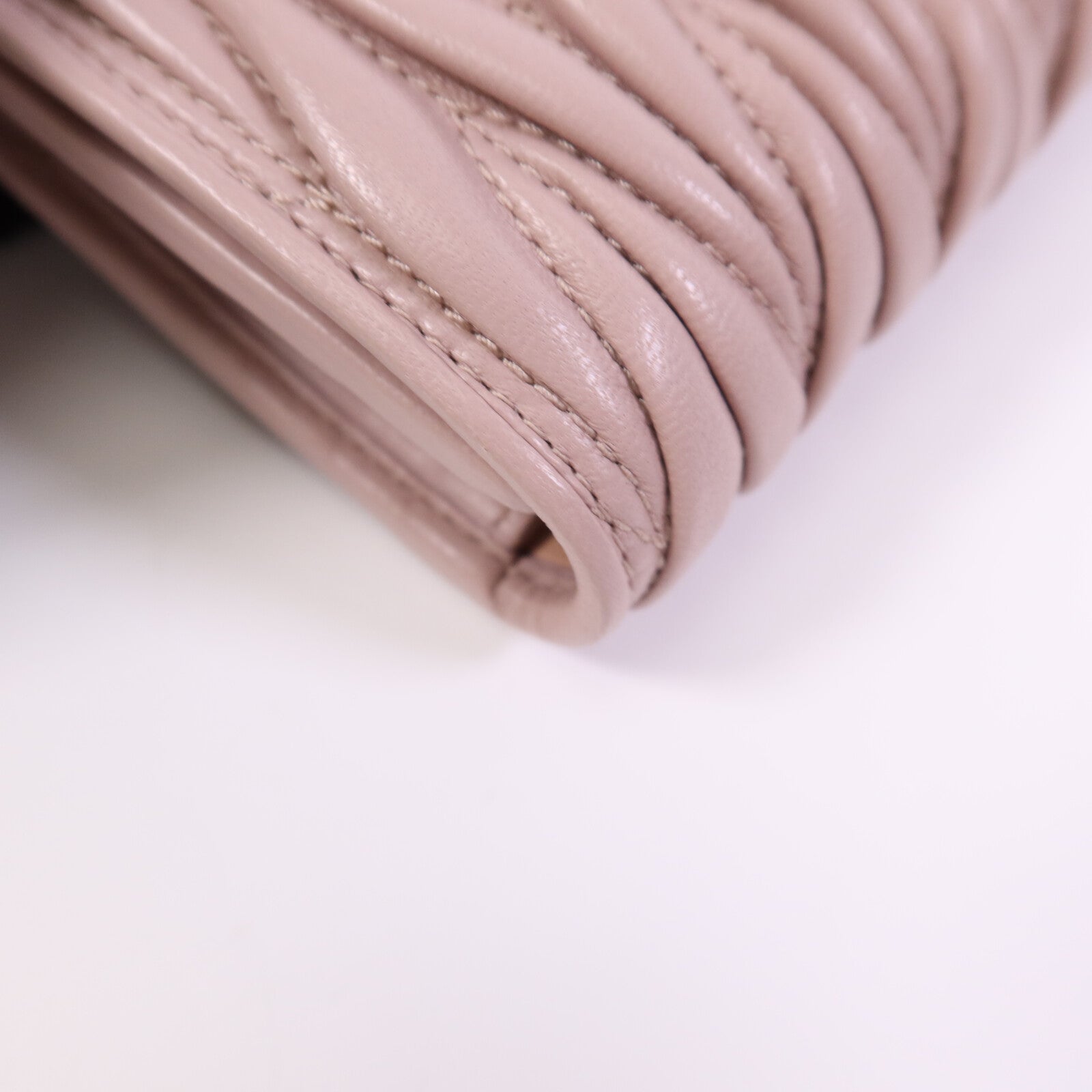 Miu Miu 羊皮皮革Wallet金扣長錢包