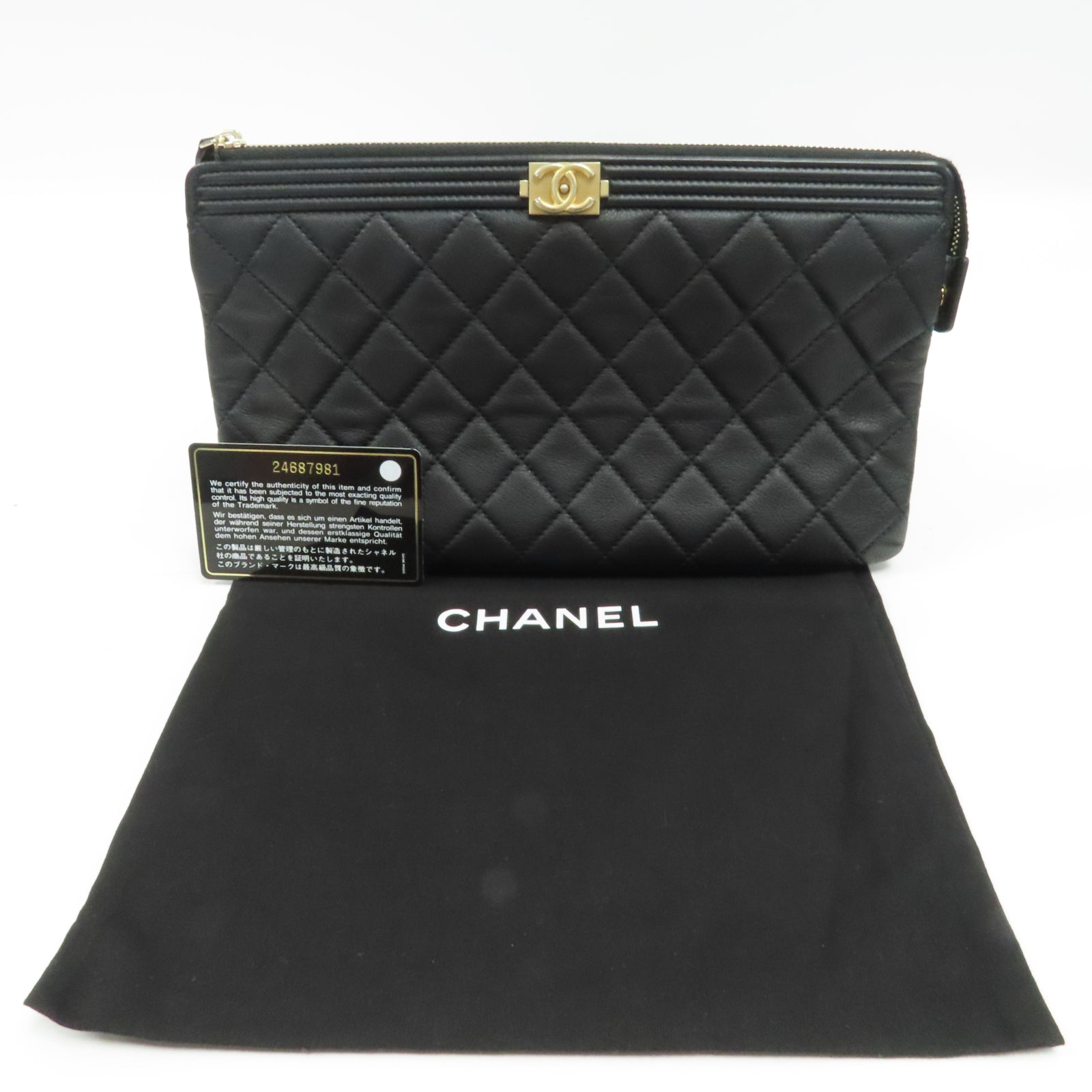 CHANEL 菱格牛皮皮革Boy金扣手拿包黑色