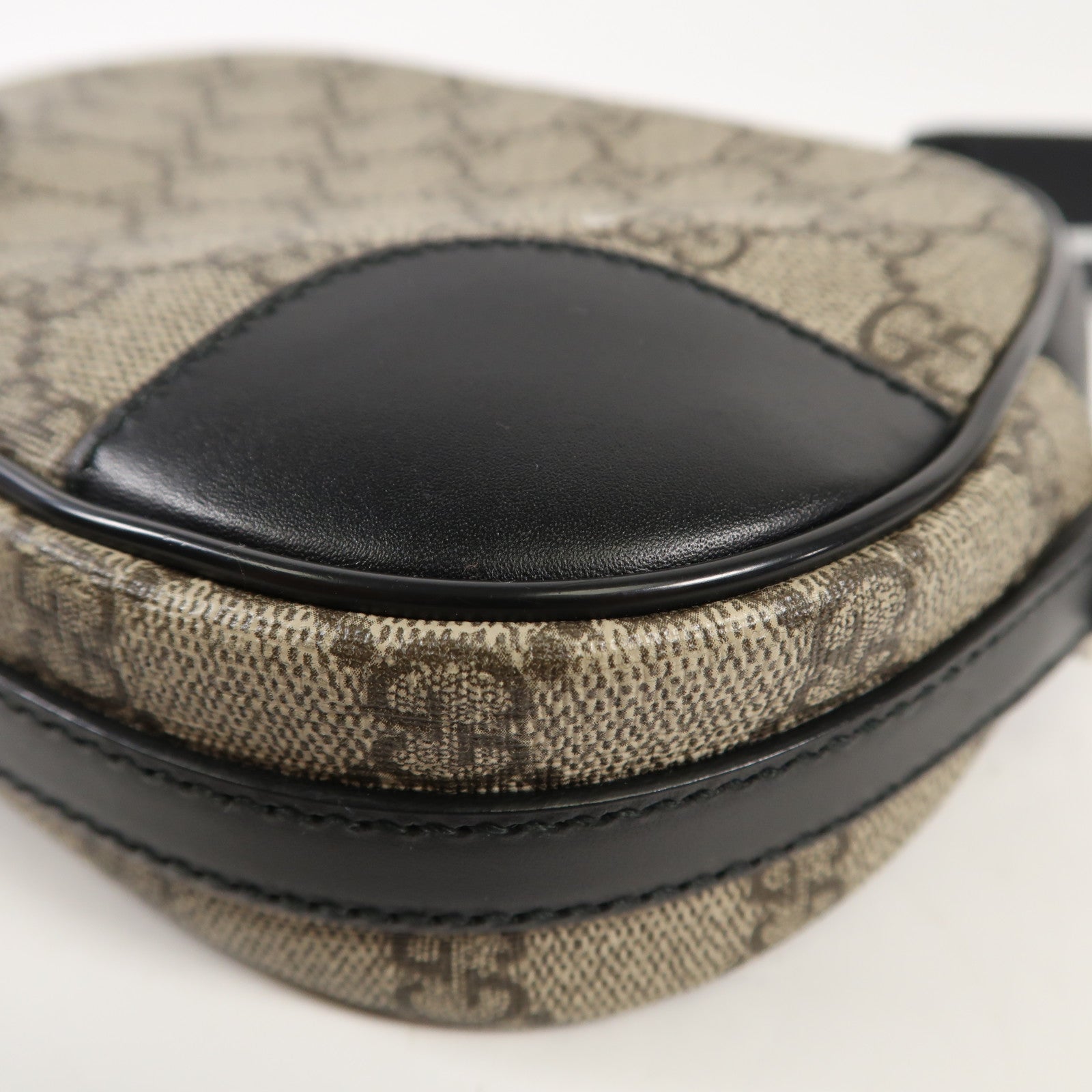 GUCCI 帆布Messenger Bag銀扣肩背袋