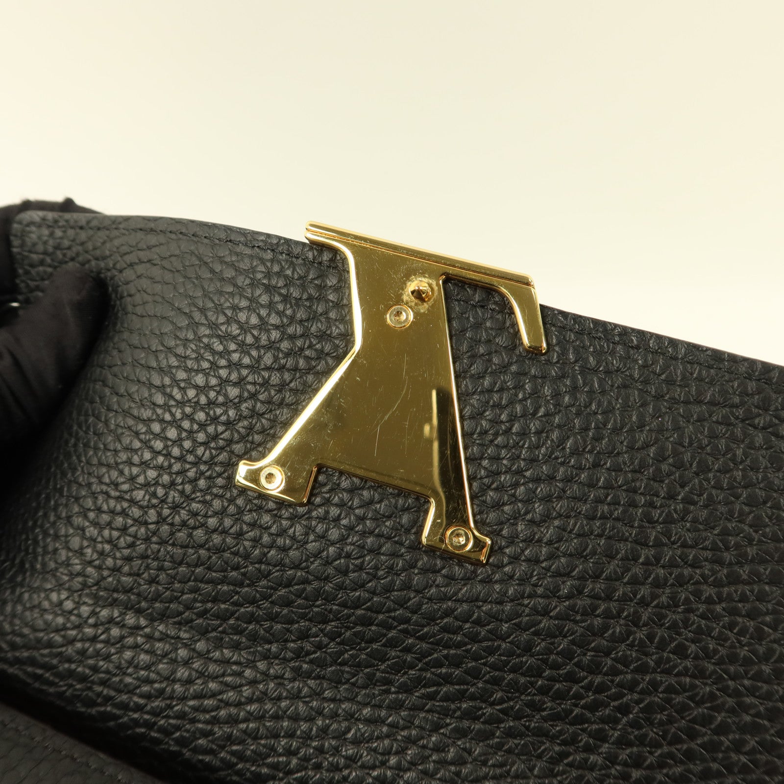 LOUIS VUITTON Taurillon Capucines Wallet長錢包