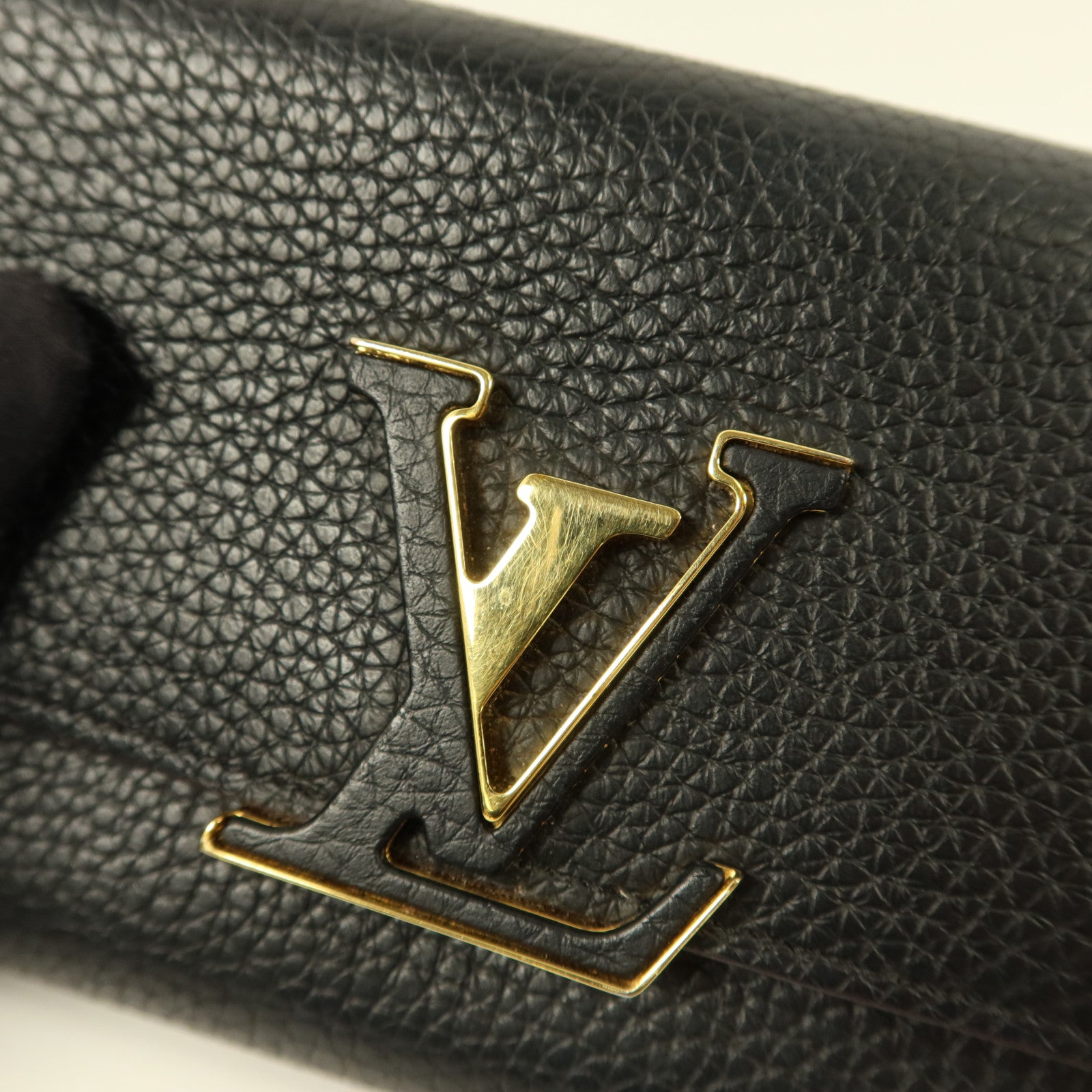 LOUIS VUITTON Taurillon Capucines Wallet長錢包