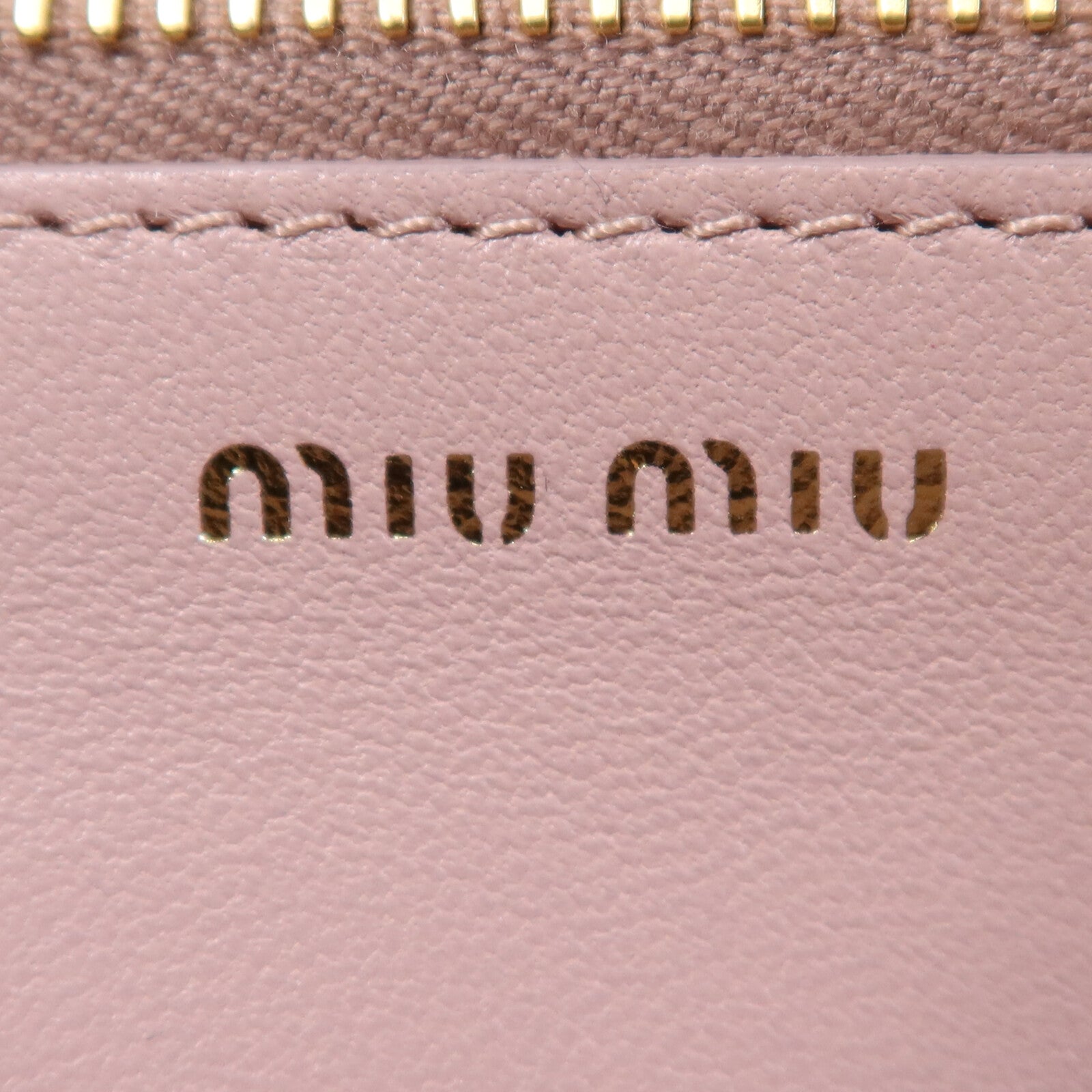 Miu Miu 羊皮皮革Wallet金扣長錢包