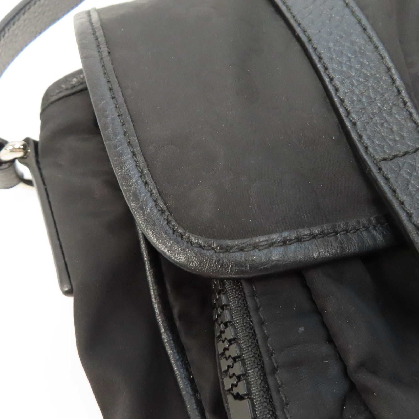 GUCCI 尼龍Shoulder Bag銀扣肩背袋黑色