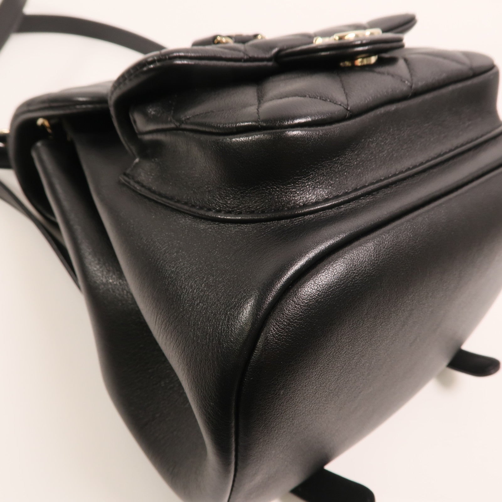 CHANEL 牛皮皮革Duma Backpack金扣背包