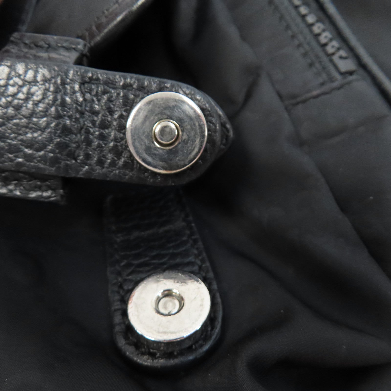 GUCCI 尼龍Shoulder Bag銀扣肩背袋黑色