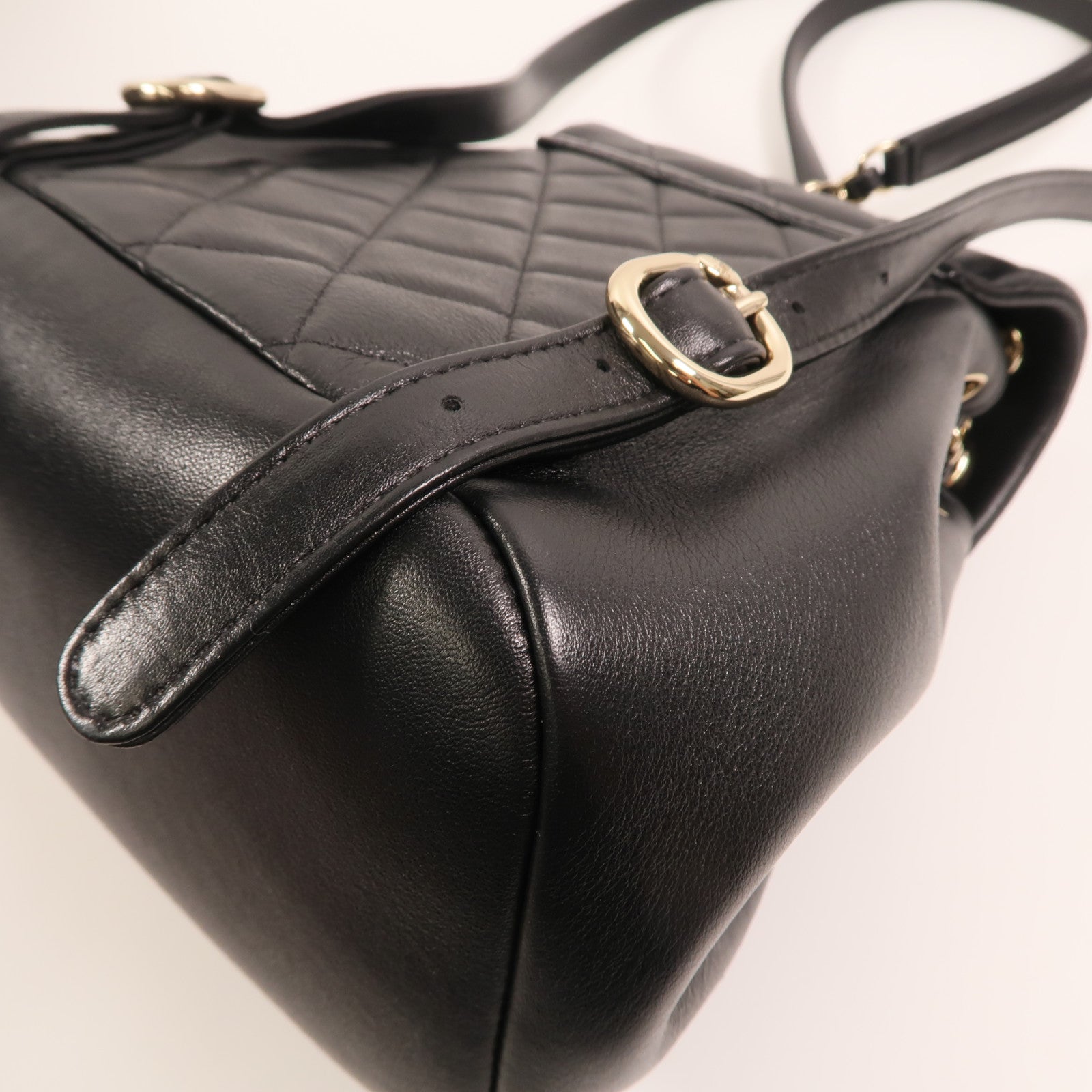 CHANEL 牛皮皮革Duma Backpack金扣背包