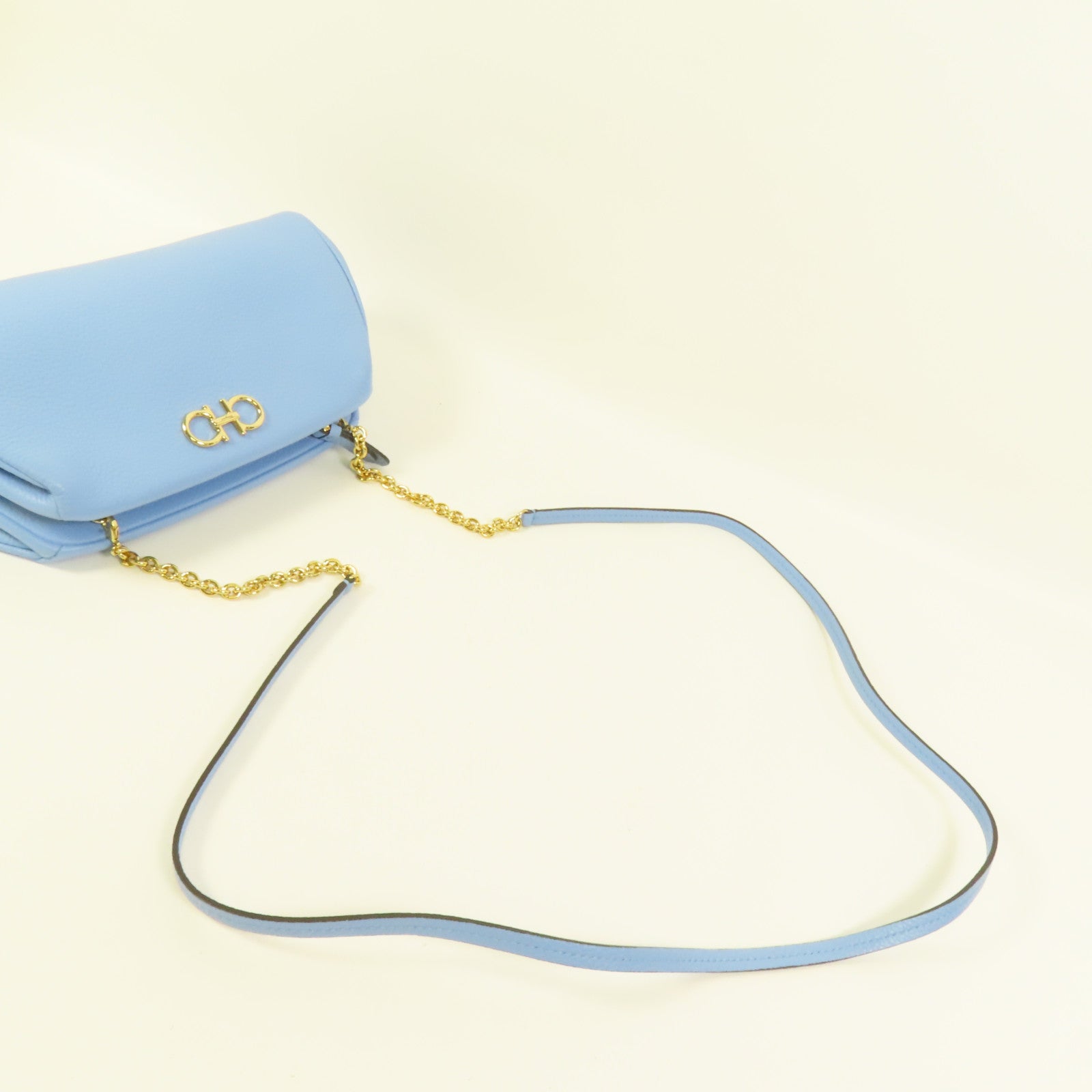 Salvatore Ferragamo 牛皮皮革Chain Shoulder肩背袋