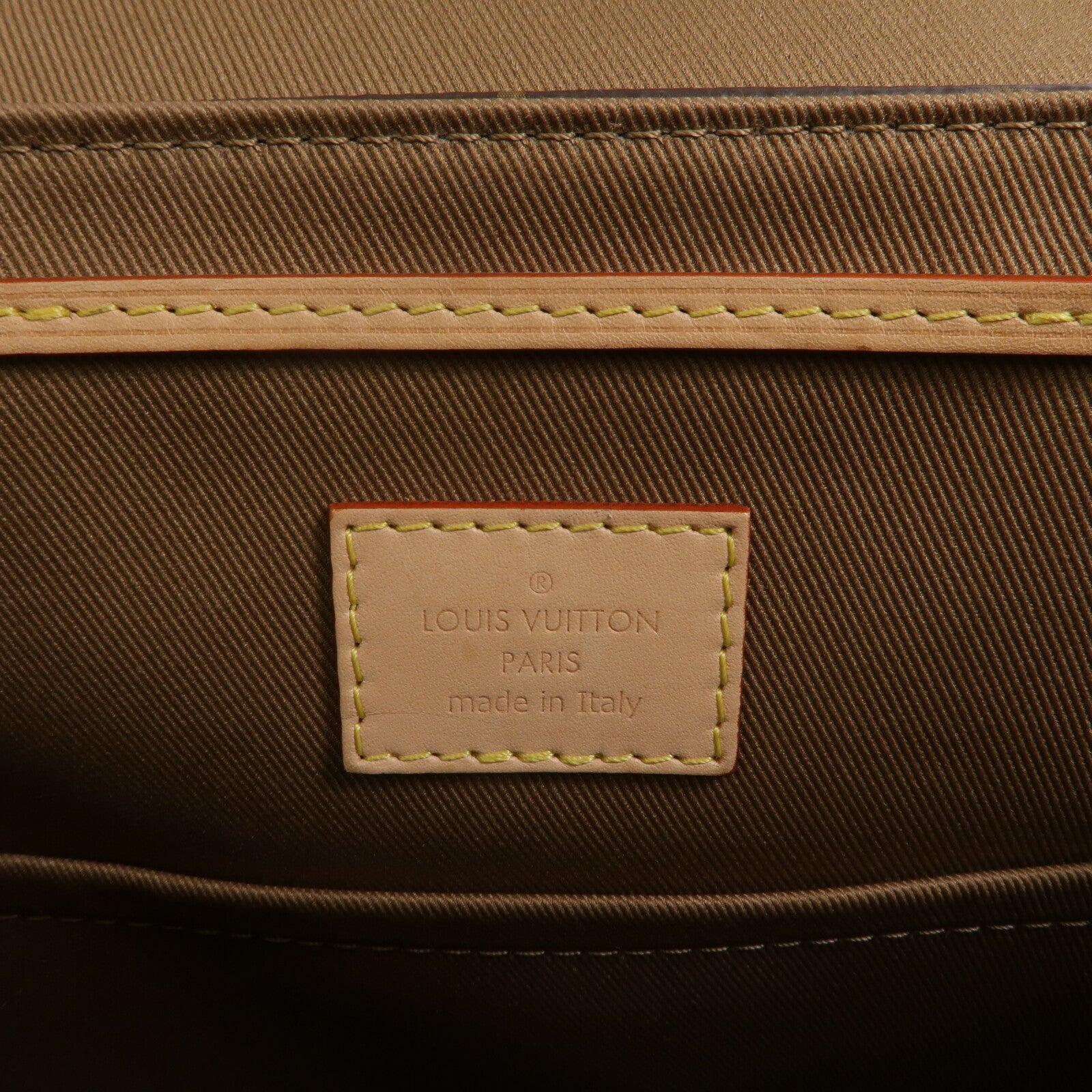 LOUIS VUITTON Monogram Excursion PM背包