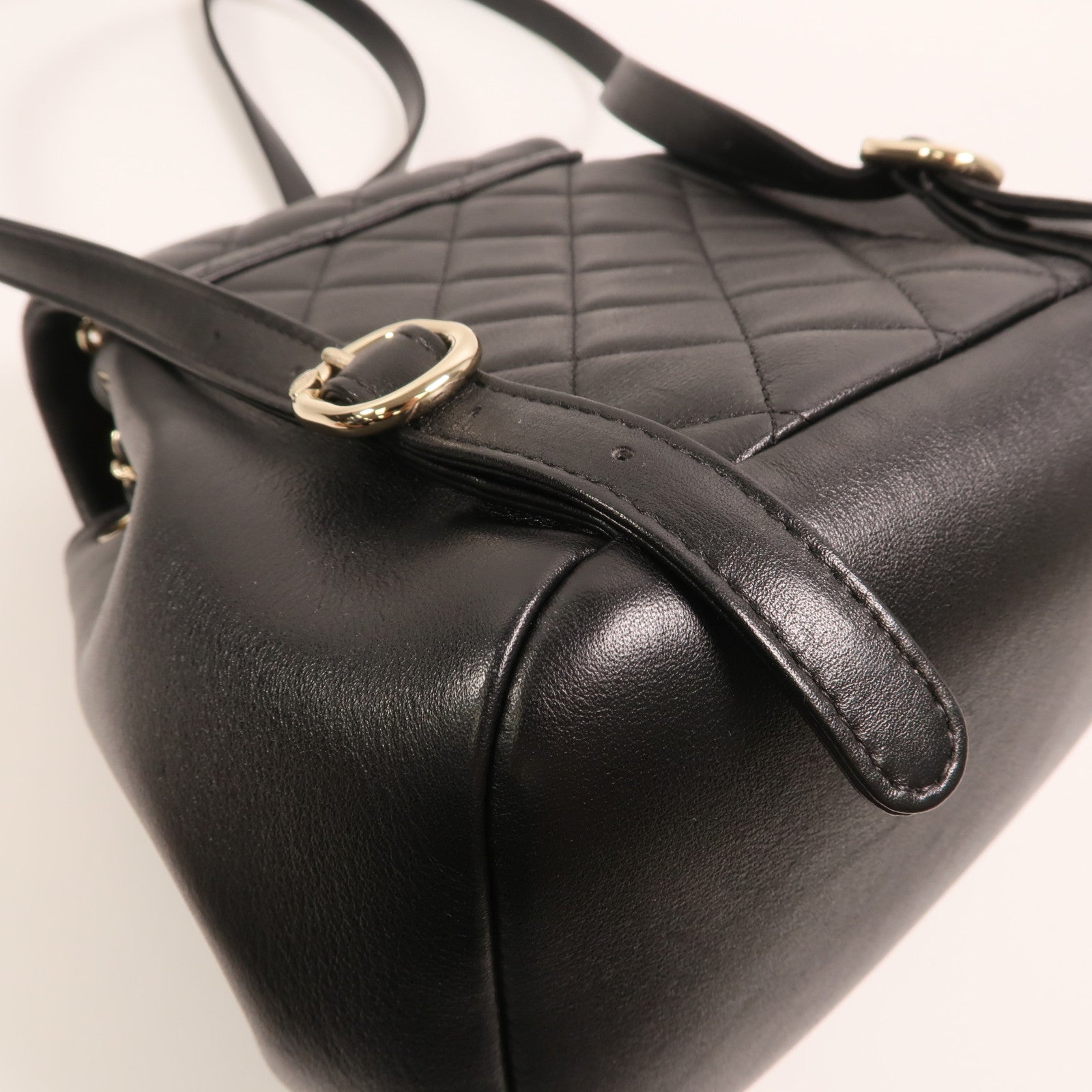 CHANEL 牛皮皮革Duma Backpack金扣背包