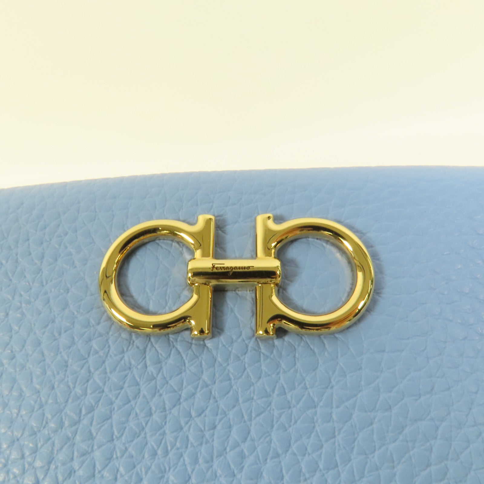 Salvatore Ferragamo 牛皮皮革Chain Shoulder肩背袋