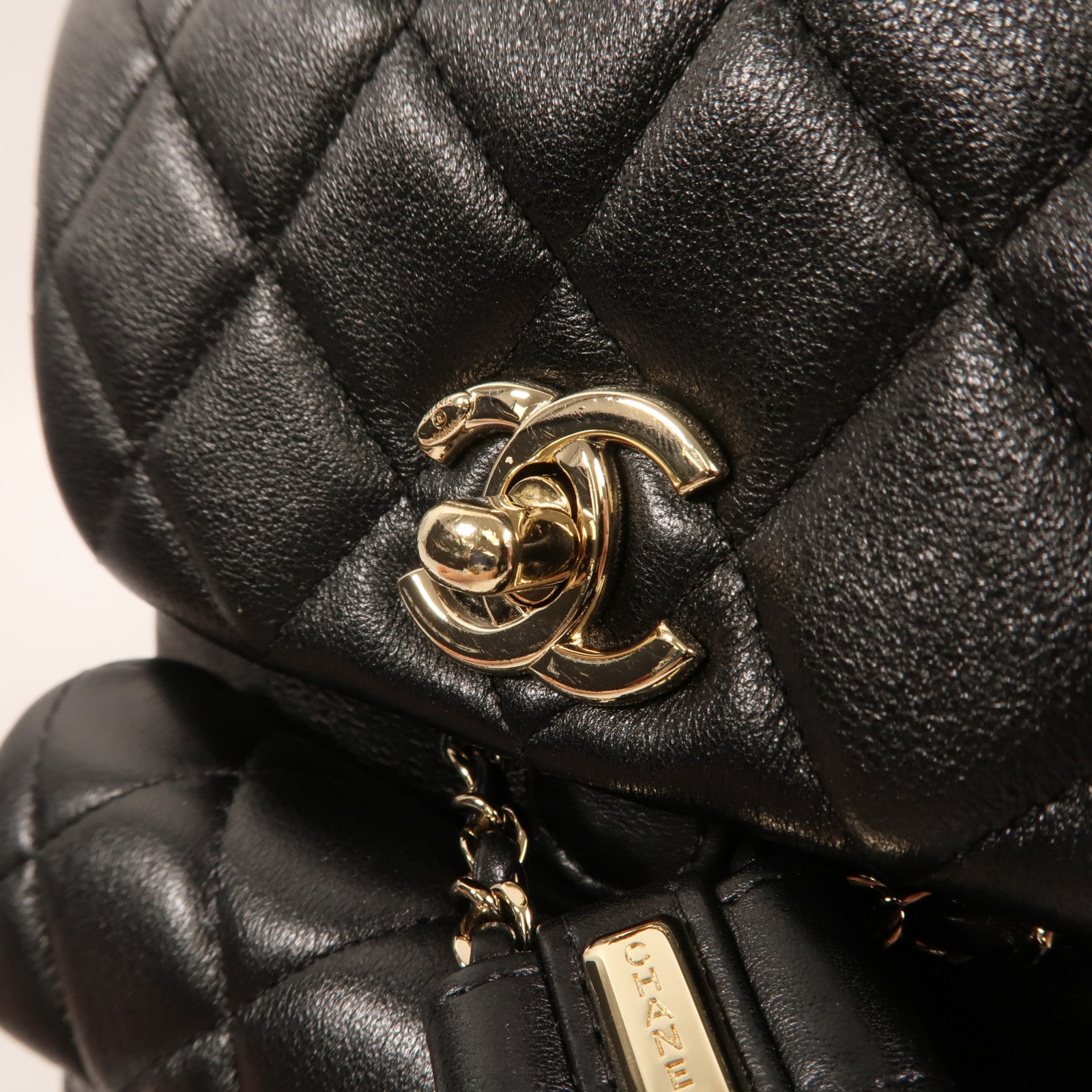 CHANEL 牛皮皮革Duma Backpack金扣背包