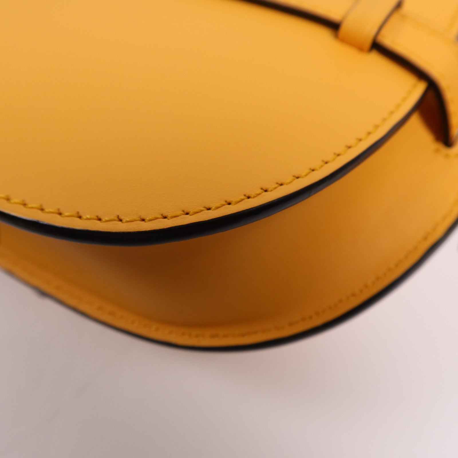 LOEWE 牛皮皮革Mini Gate金扣肩背袋