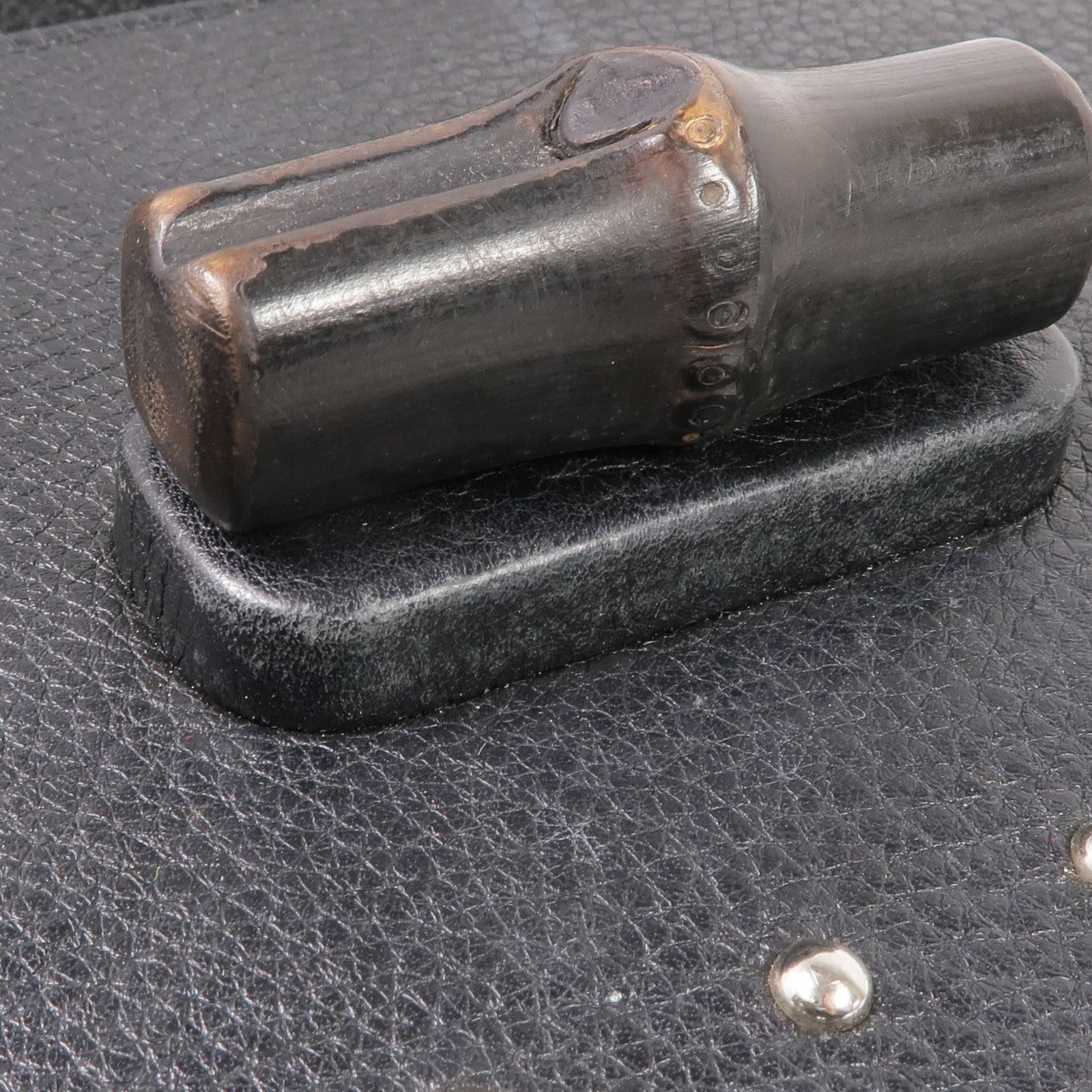 GUCCI 牛皮皮革Stud Bamboo Shoulder Bag銀扣鏈帶肩背袋