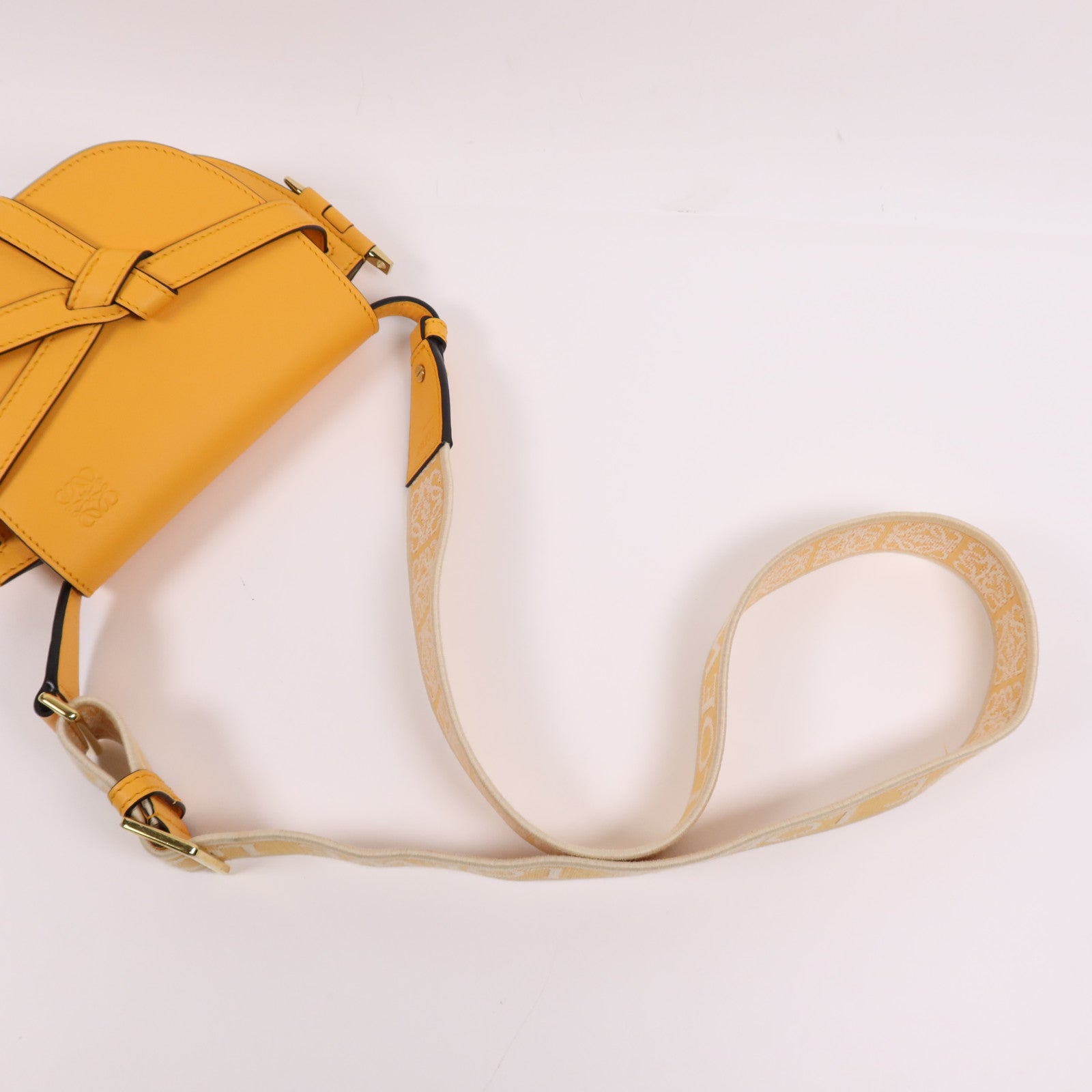 LOEWE 牛皮皮革Mini Gate金扣肩背袋