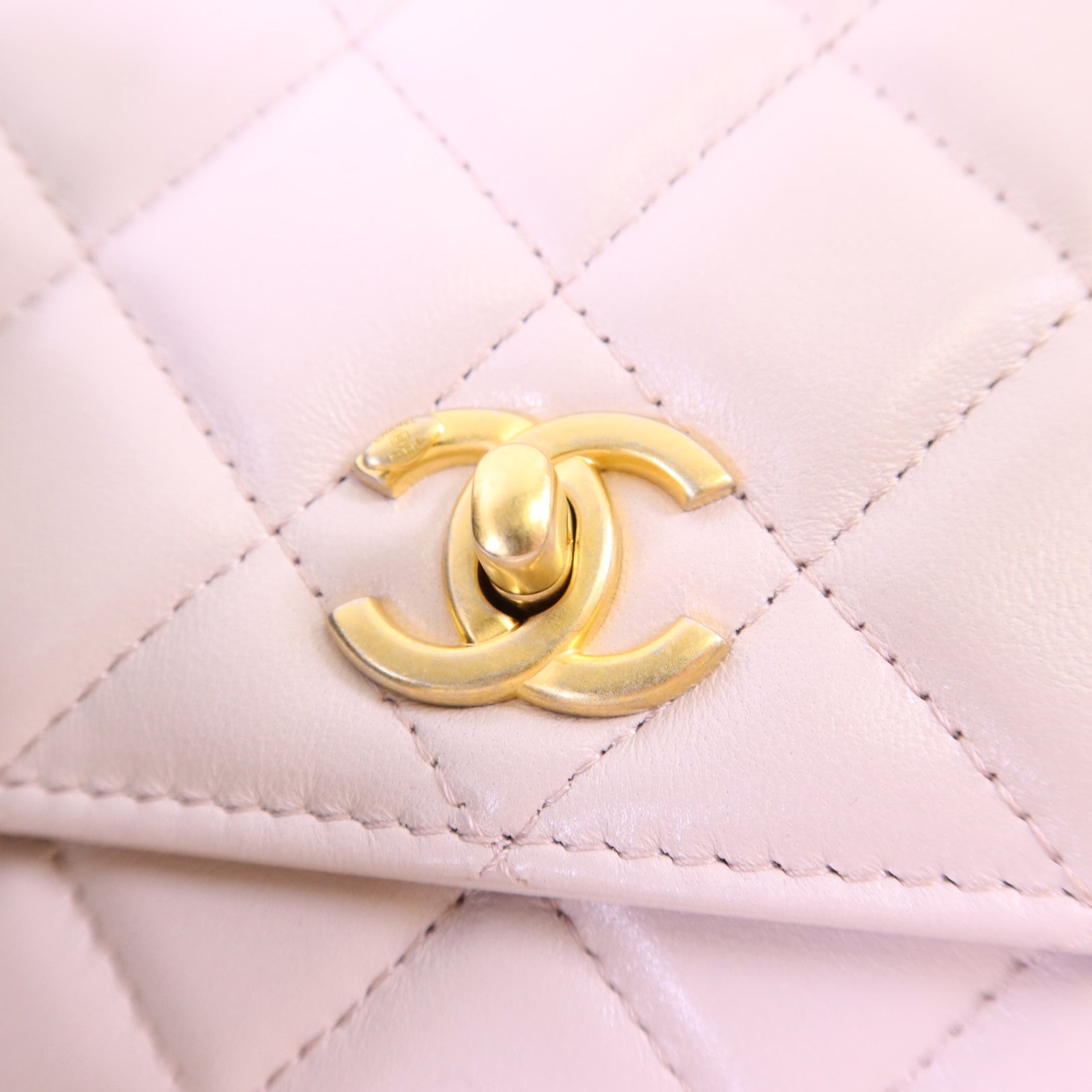 CHANEL 羊皮皮革WOC Wallet On Chain金扣鏈帶肩背袋