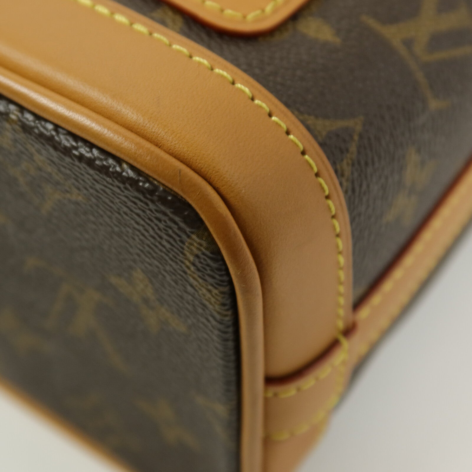 LOUIS VUITTON Monogram Milk Box鏈帶肩背袋