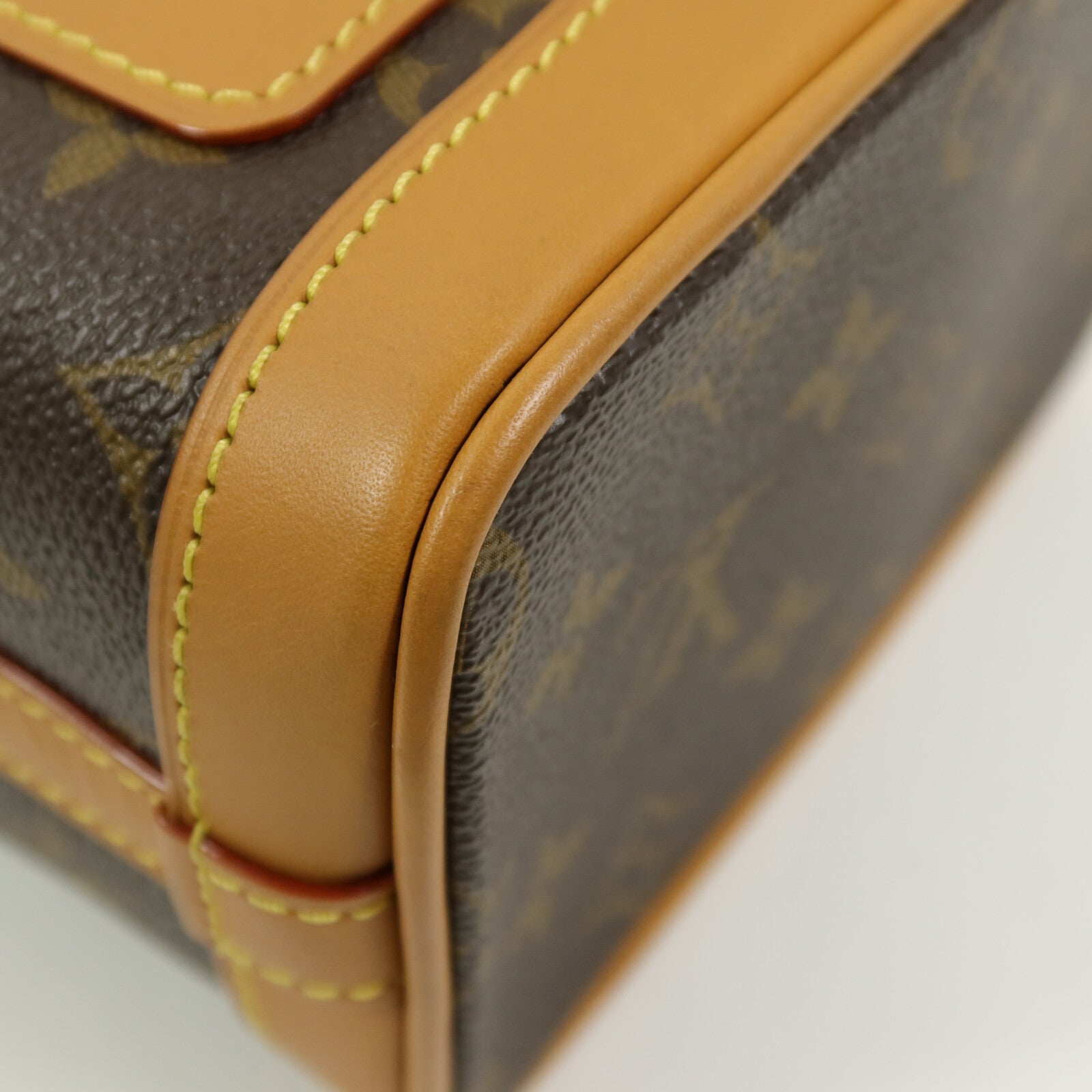 LOUIS VUITTON Monogram Milk Box鏈帶肩背袋