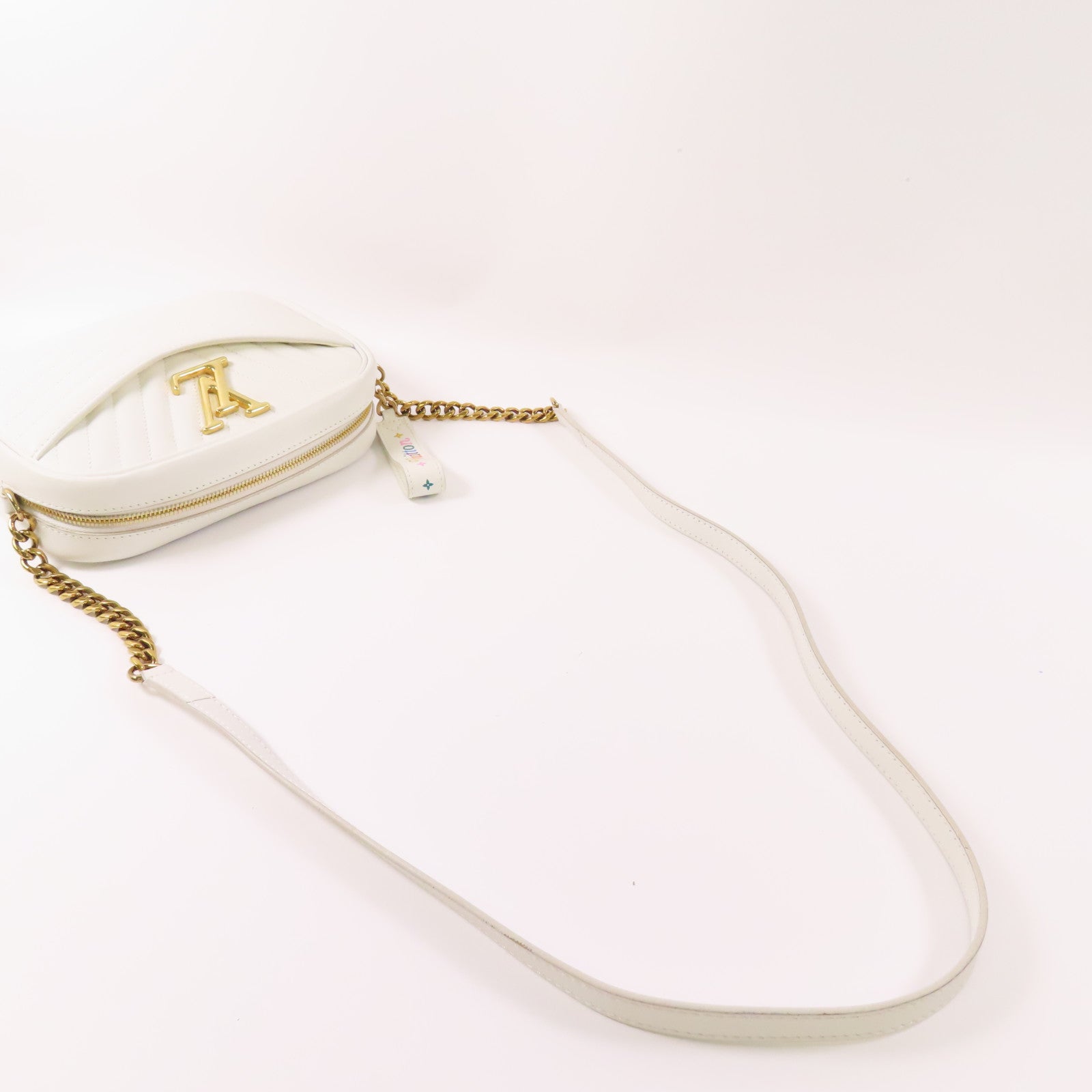 LOUIS VUITTON 牛皮皮革New Wave金扣鏈帶肩背袋