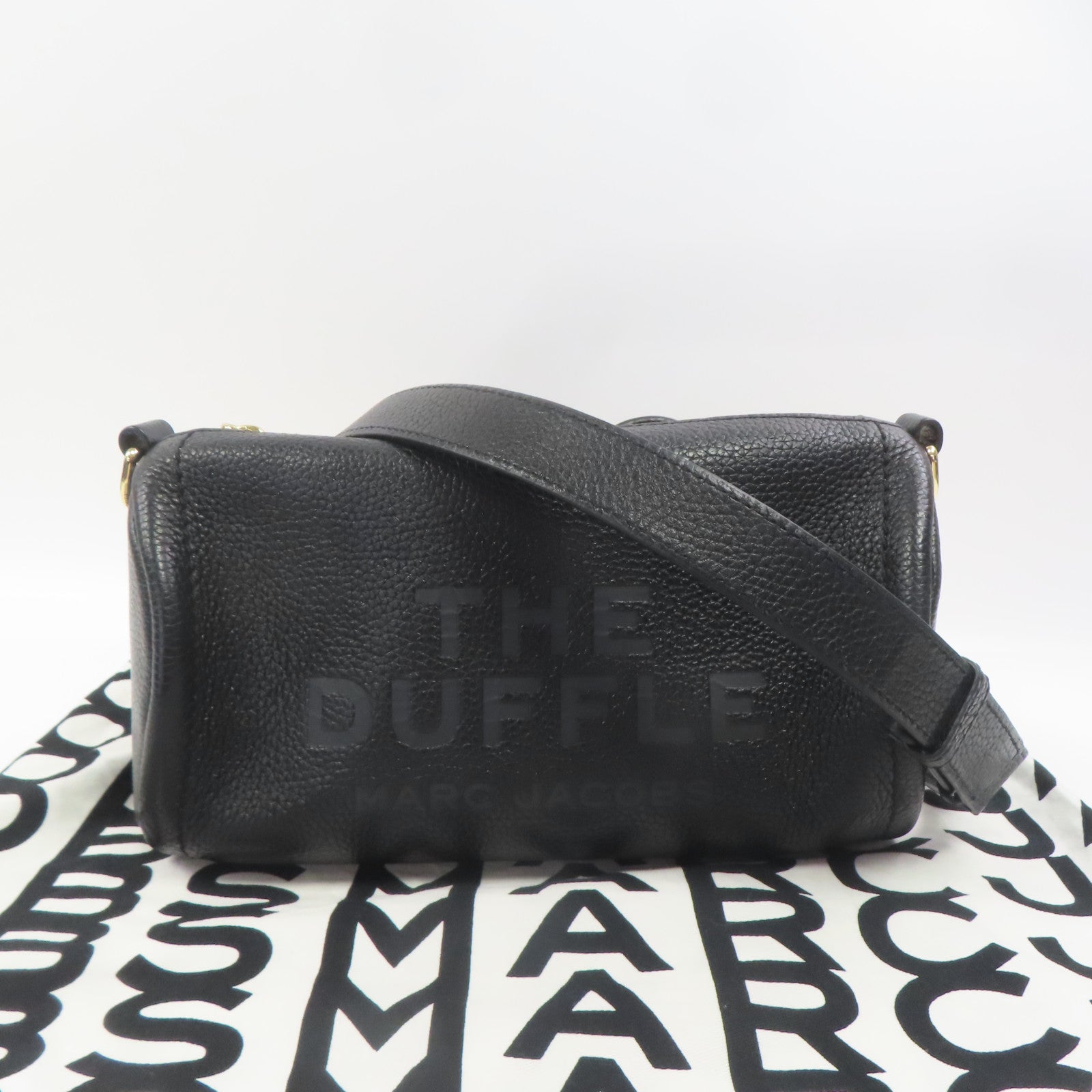 MARC JACOBS 牛皮皮革The Duffle Bag金扣肩背袋黑色