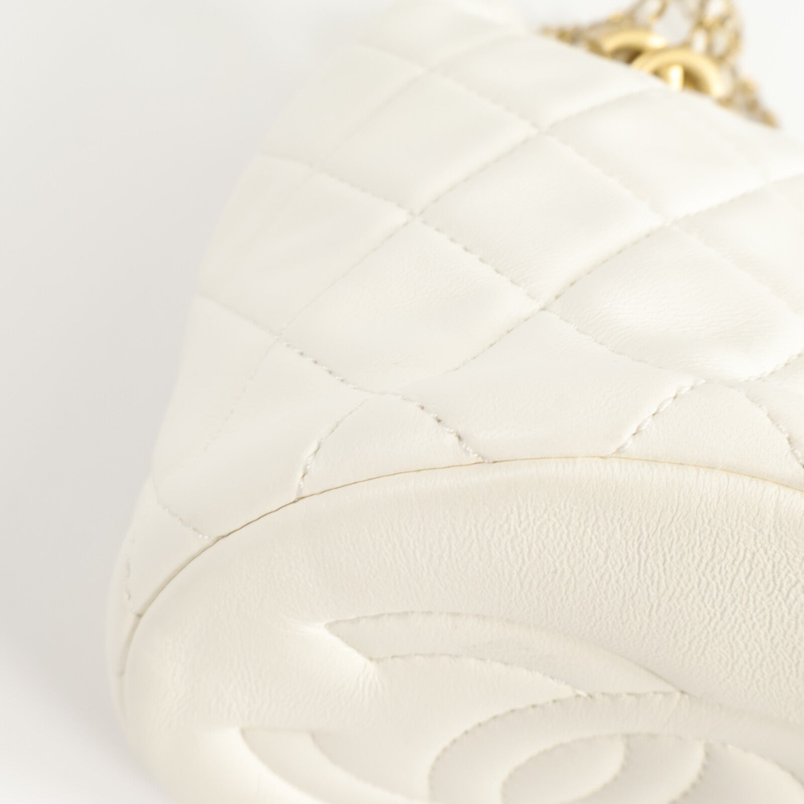 CHANEL 羊皮皮革Drawstring Bucket Bag Pearl Crush鏈帶肩背袋