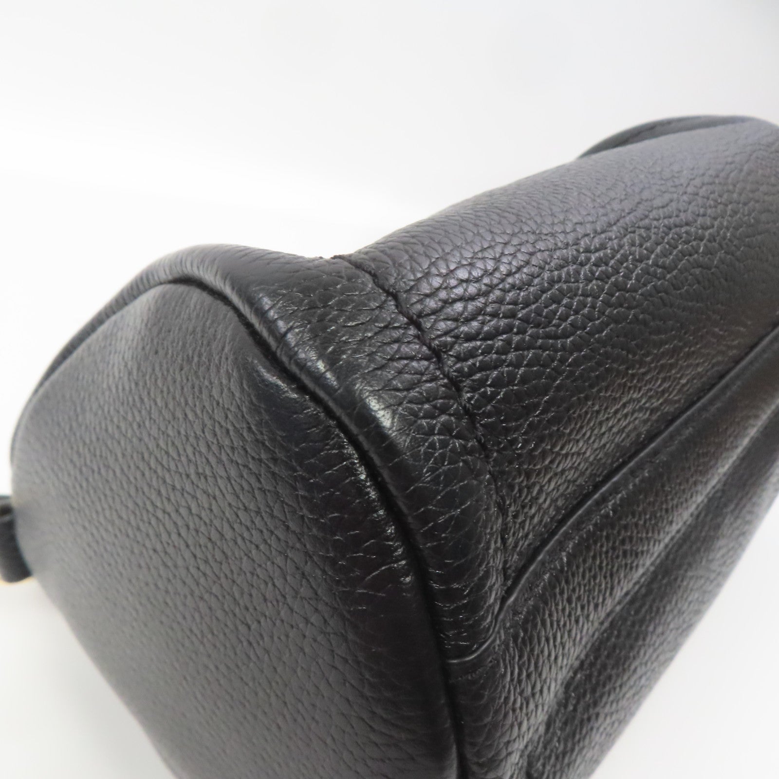 MARC JACOBS 牛皮皮革The Duffle Bag金扣肩背袋黑色