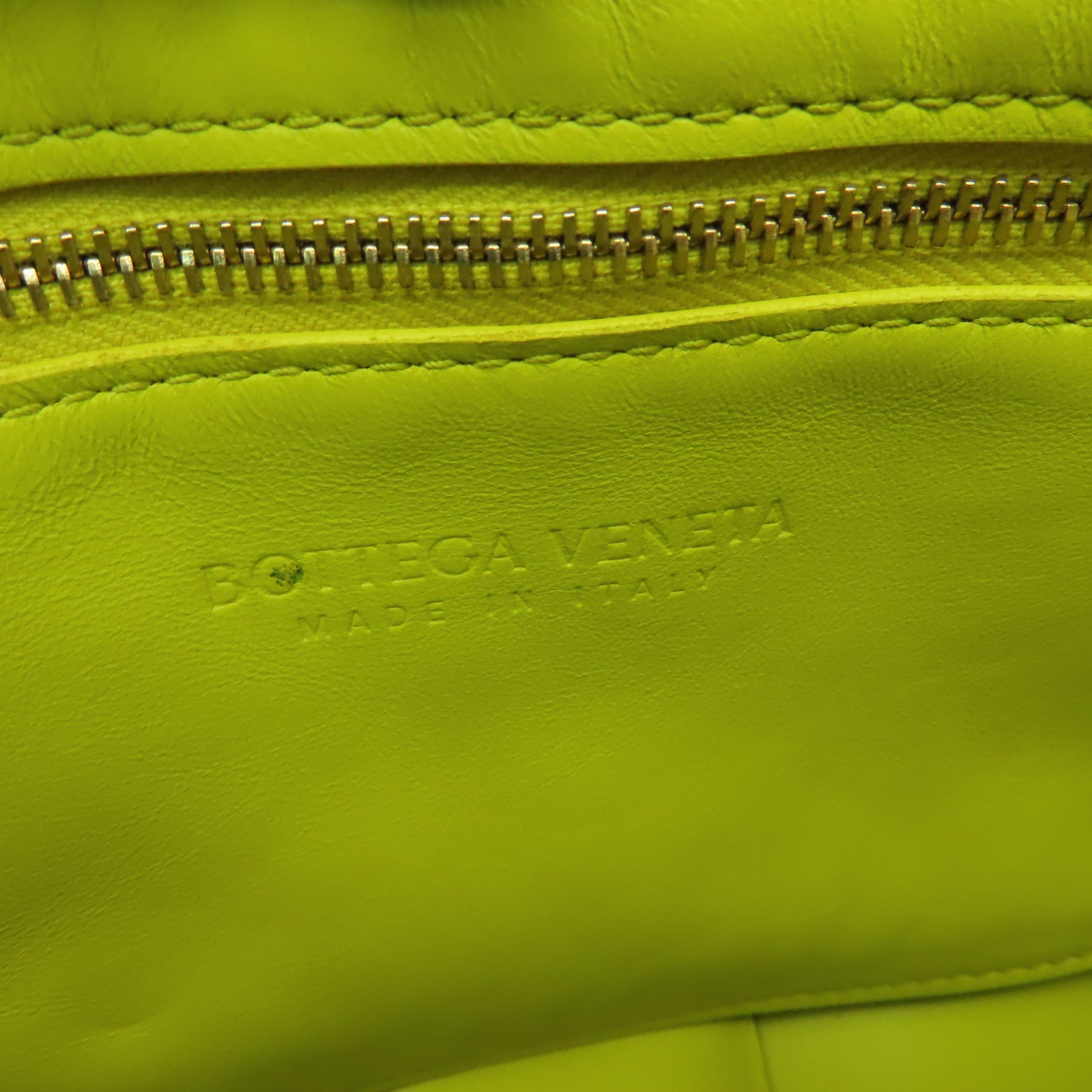 BOTTEGA VENETA 羊皮皮革Padded Cassette金扣肩背袋黃色