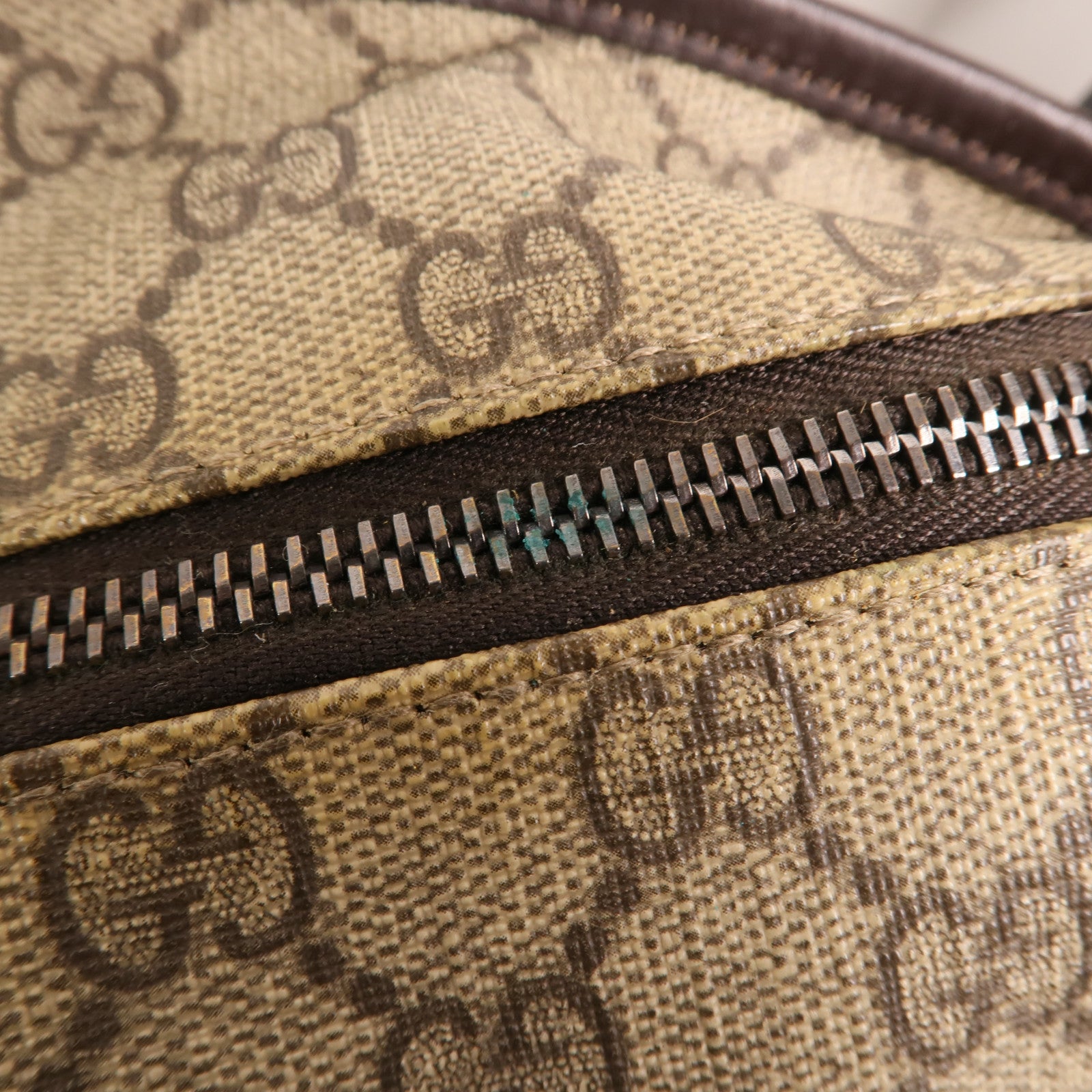 GUCCI 塗層帆布Shoulder Bag銀扣肩背袋
