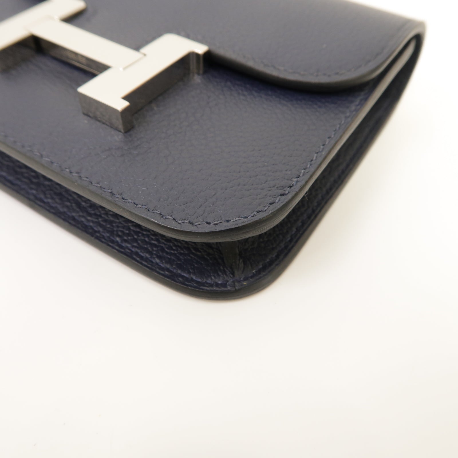 HERMES Evercolor皮革Constance Slim銀扣手拿包Bleu Nuit深藍色